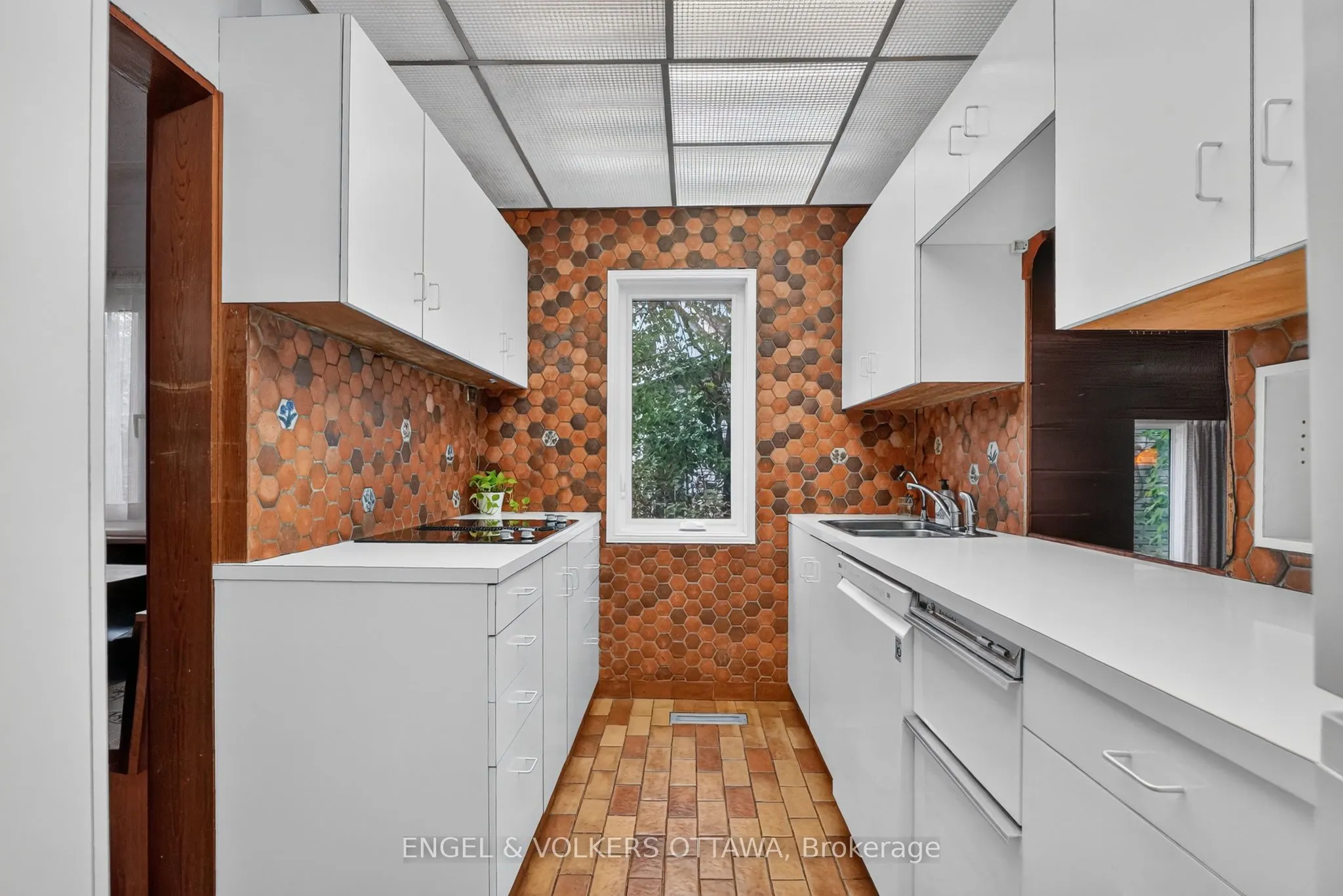 2101 Alta Vista Drive