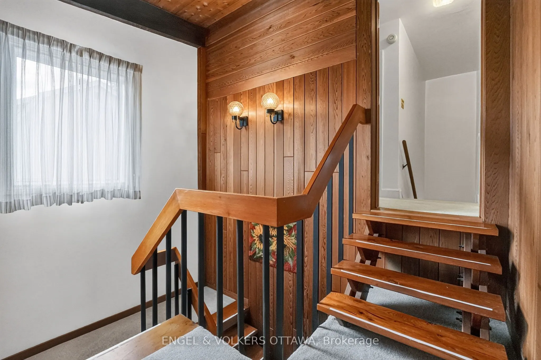 2101 Alta Vista Drive