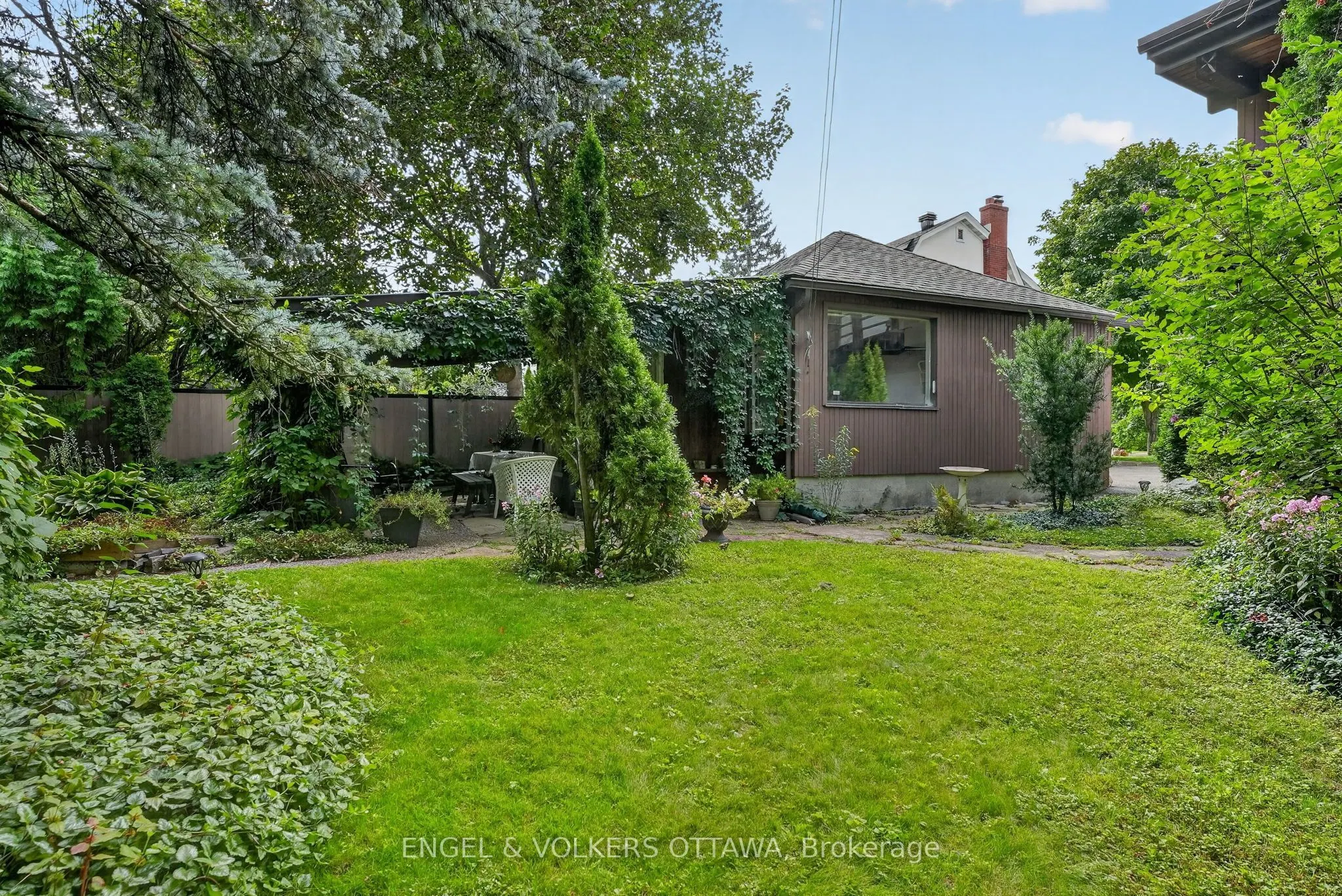 2101 Alta Vista Drive