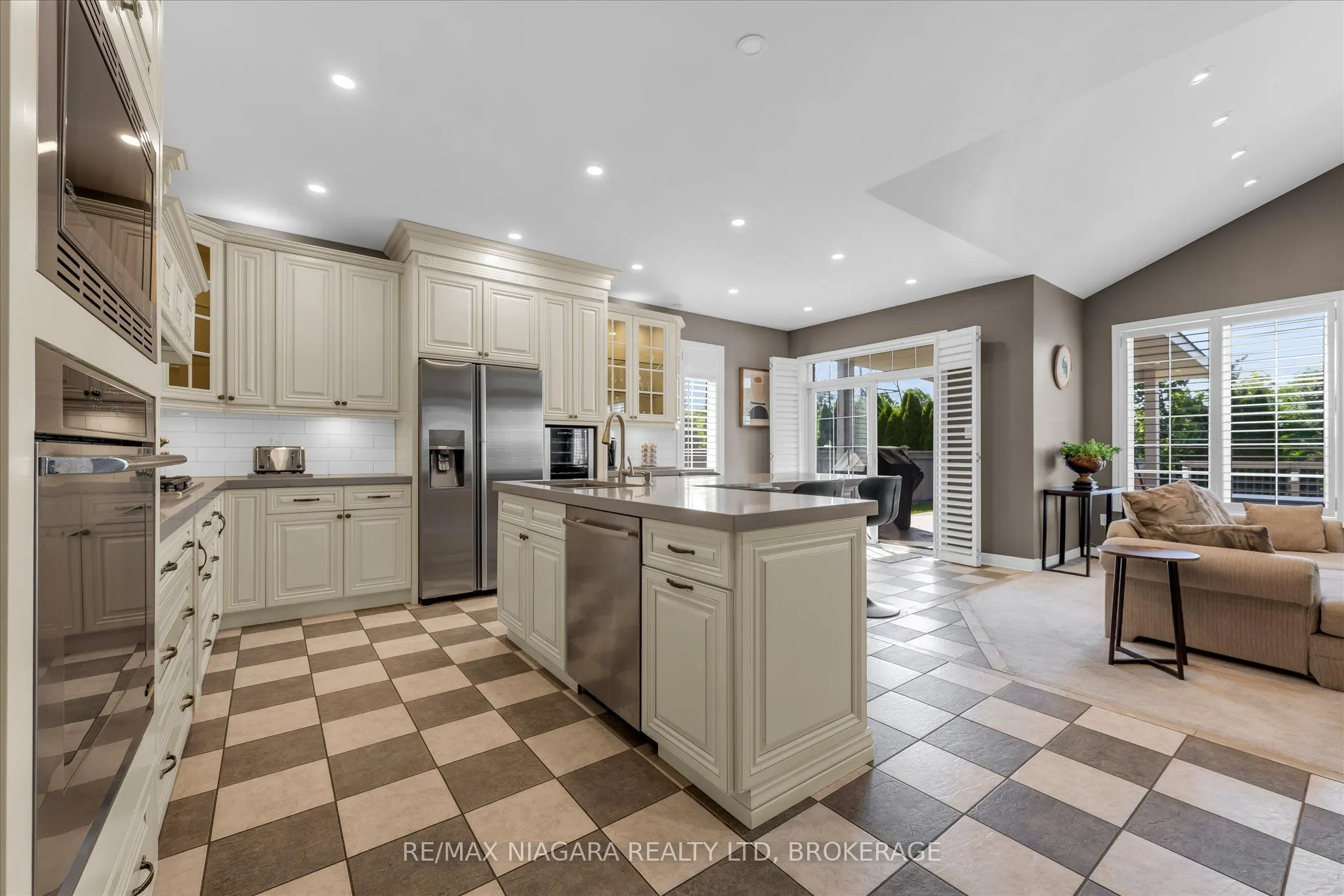 404 Wright Crescent