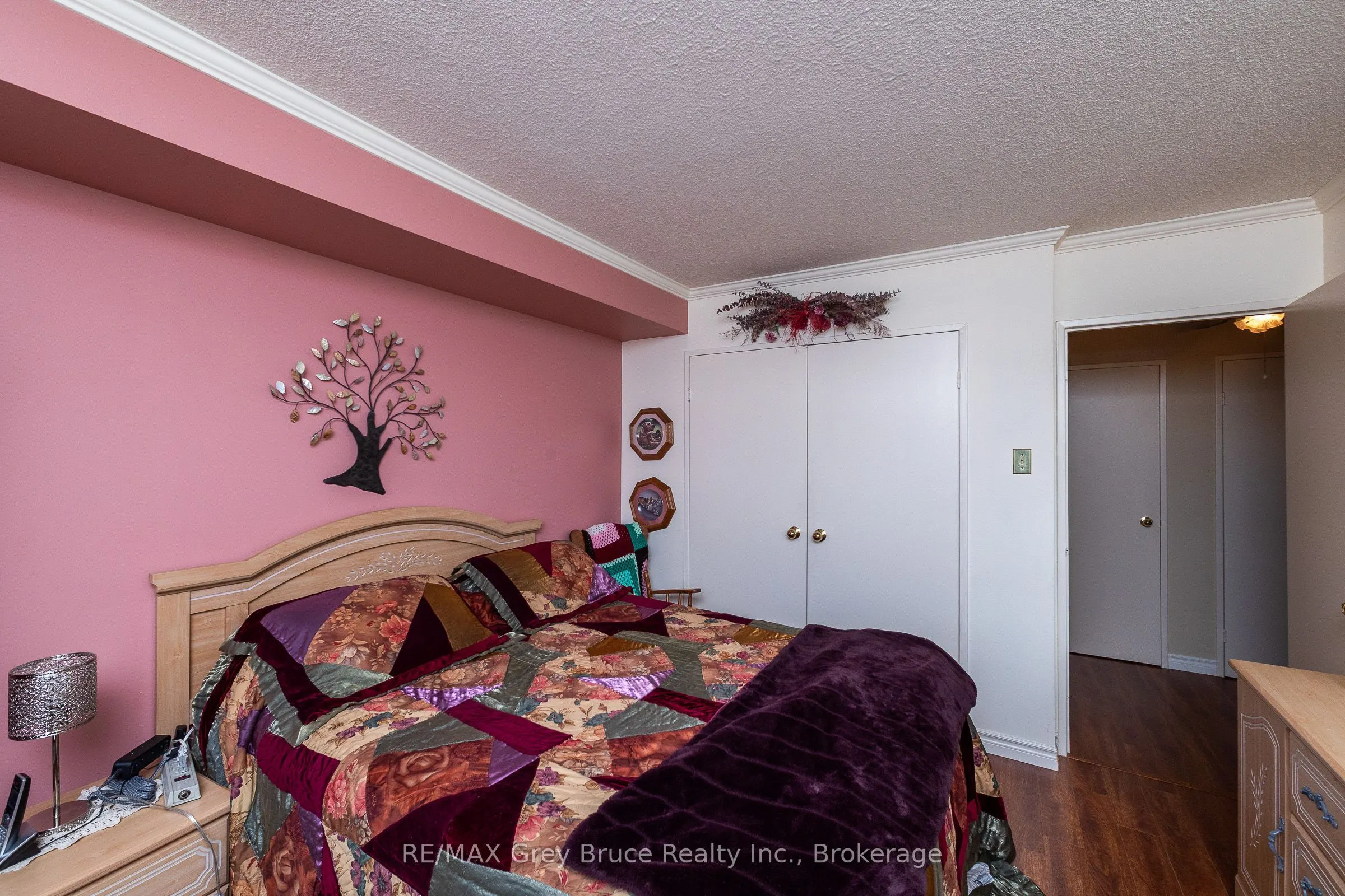 860 9 Street E #401