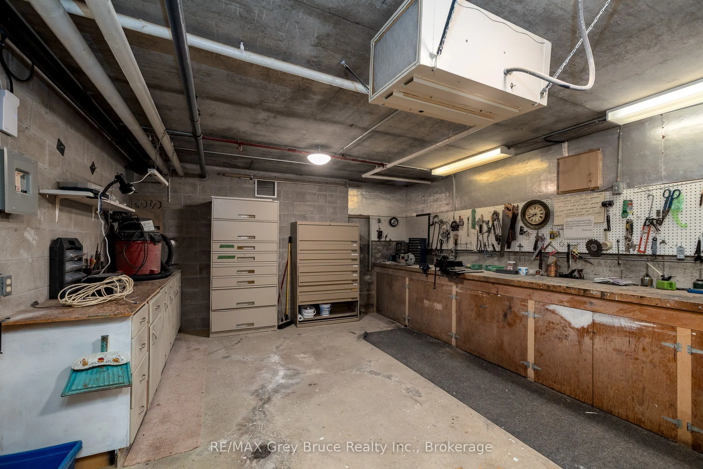 860 9 Street E #401