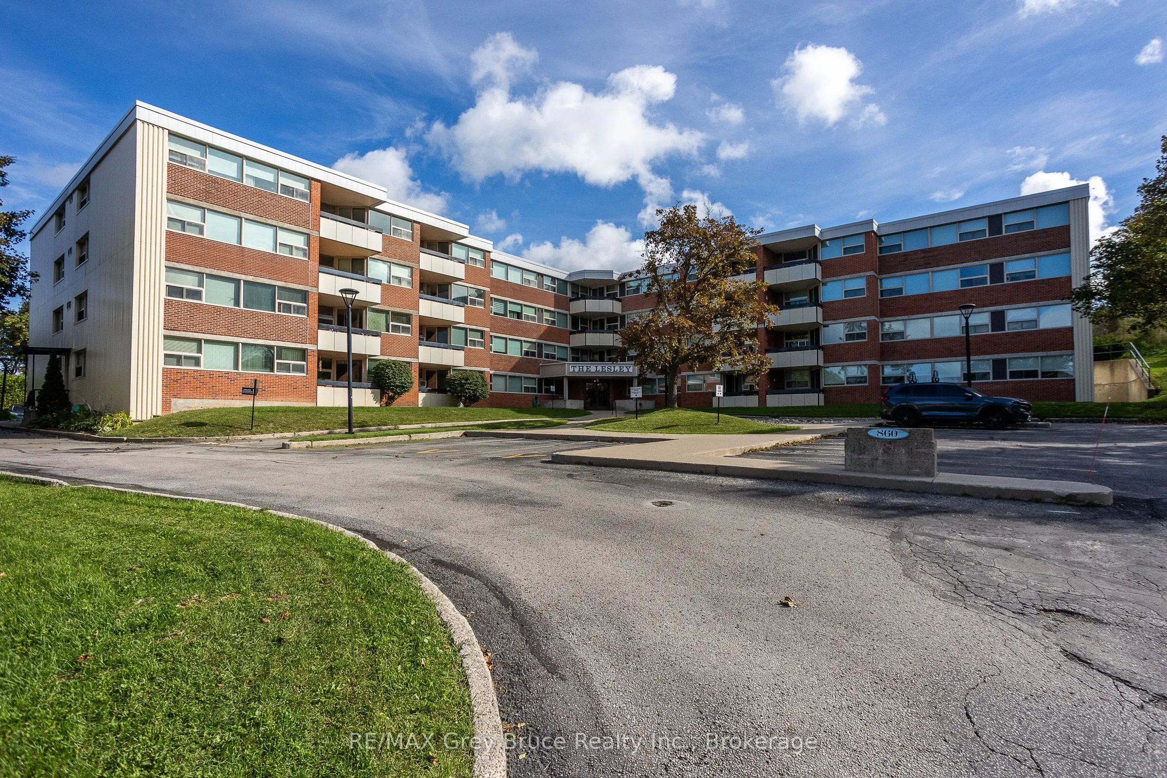 860 9 Street E #401