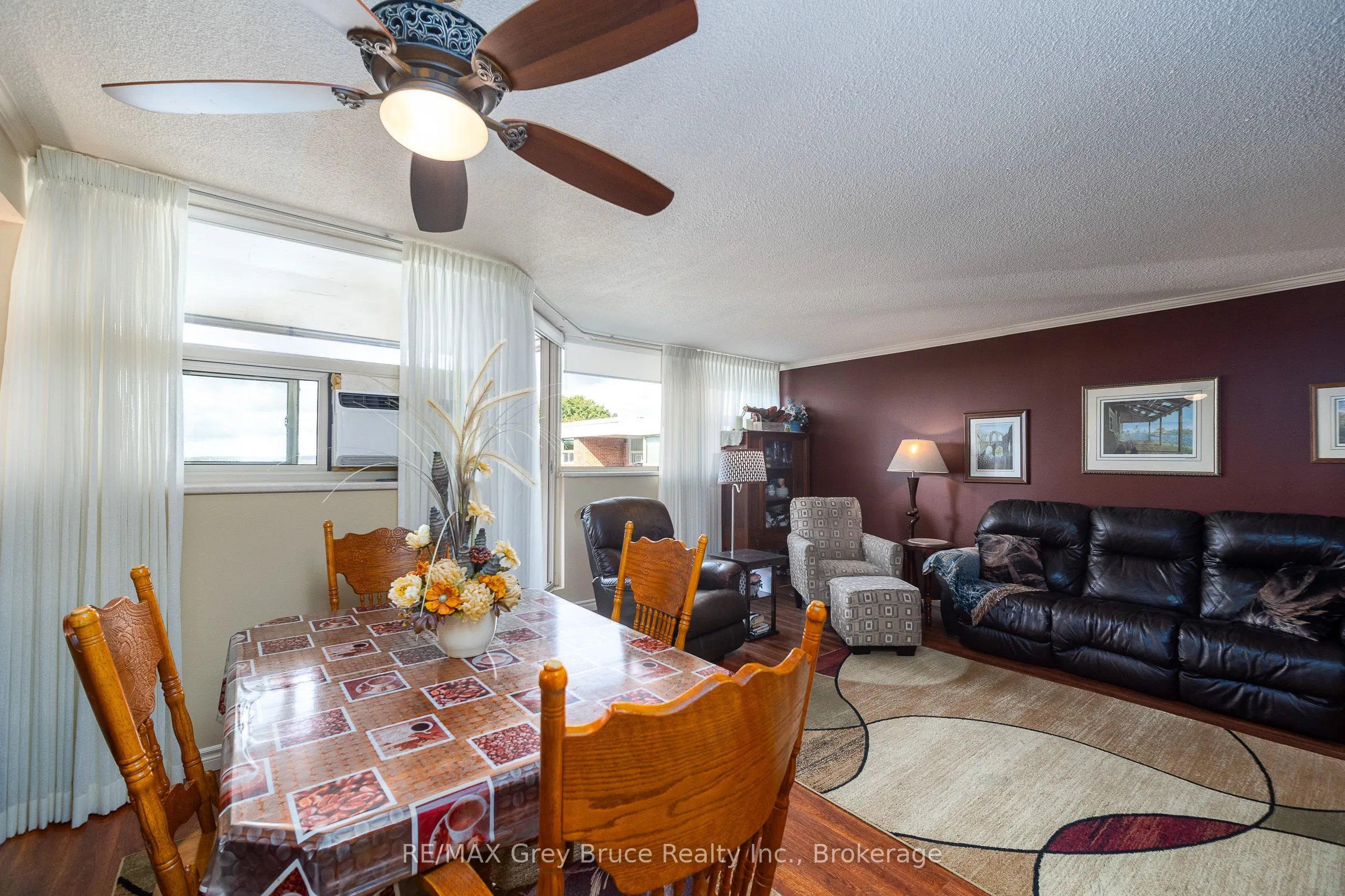 860 9 Street E #401