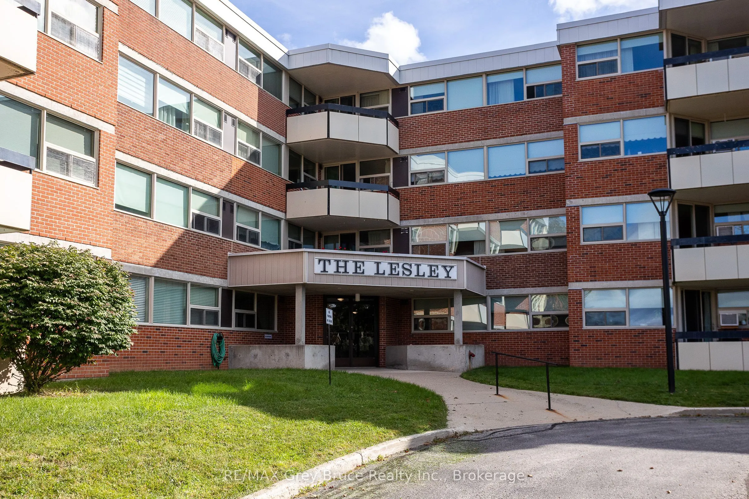 860 9 Street E #401