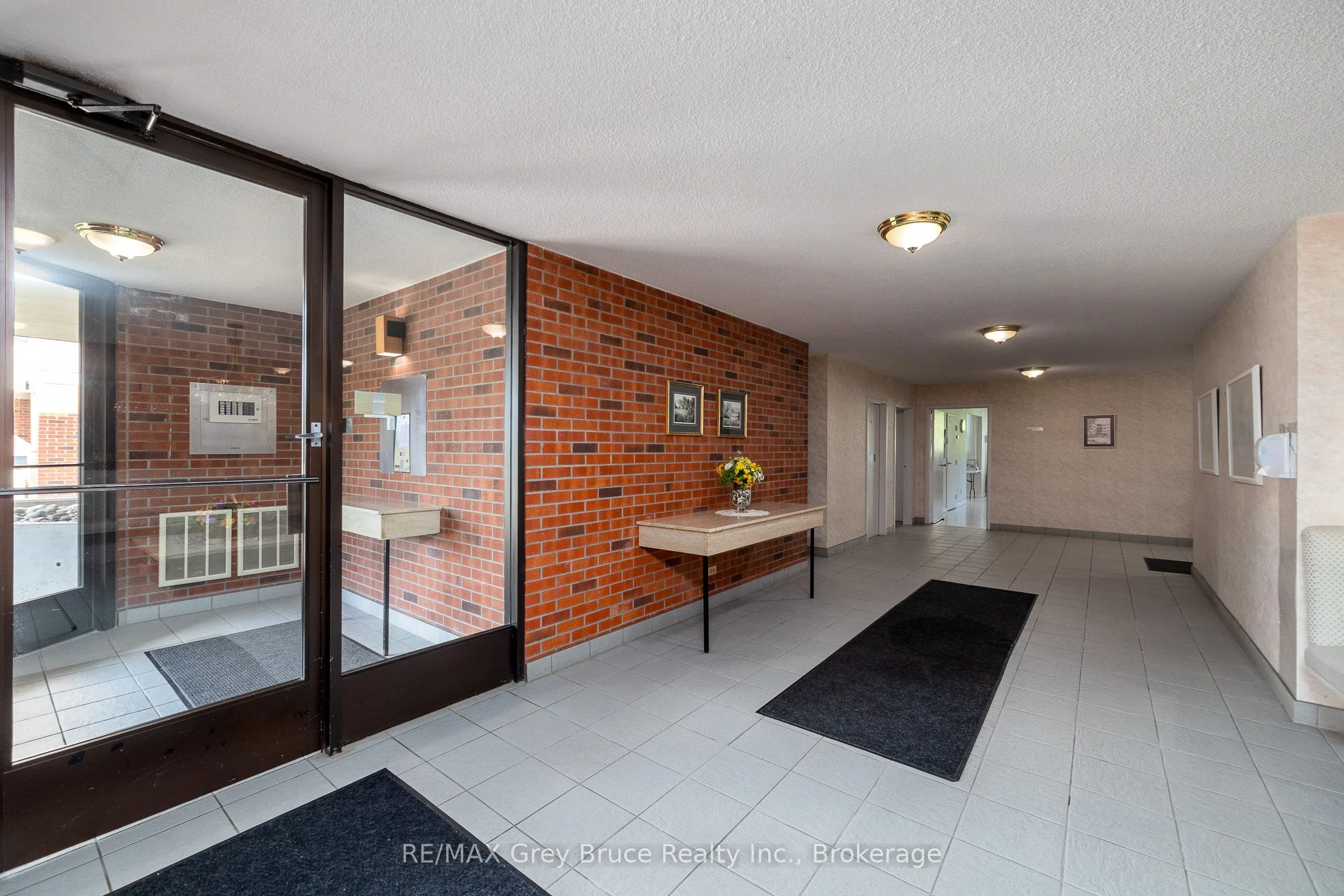 860 9 Street E #401