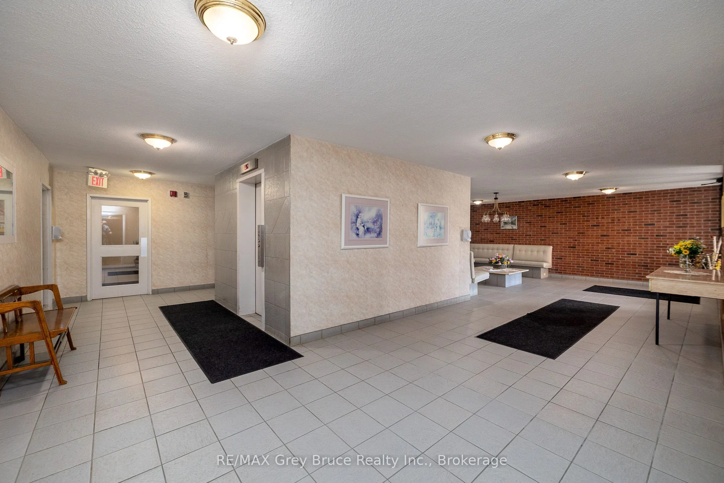 860 9 Street E #401