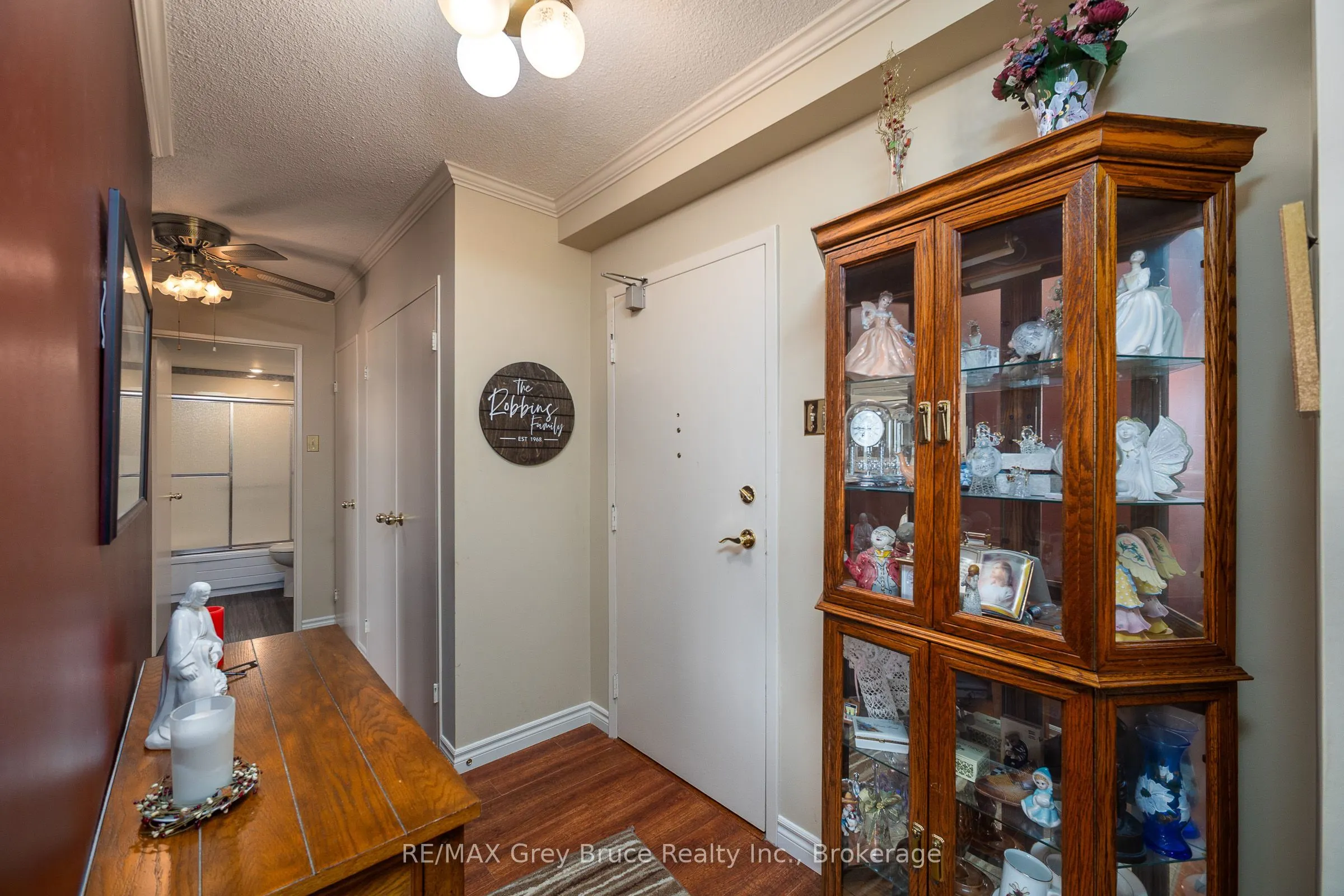 860 9 Street E #401