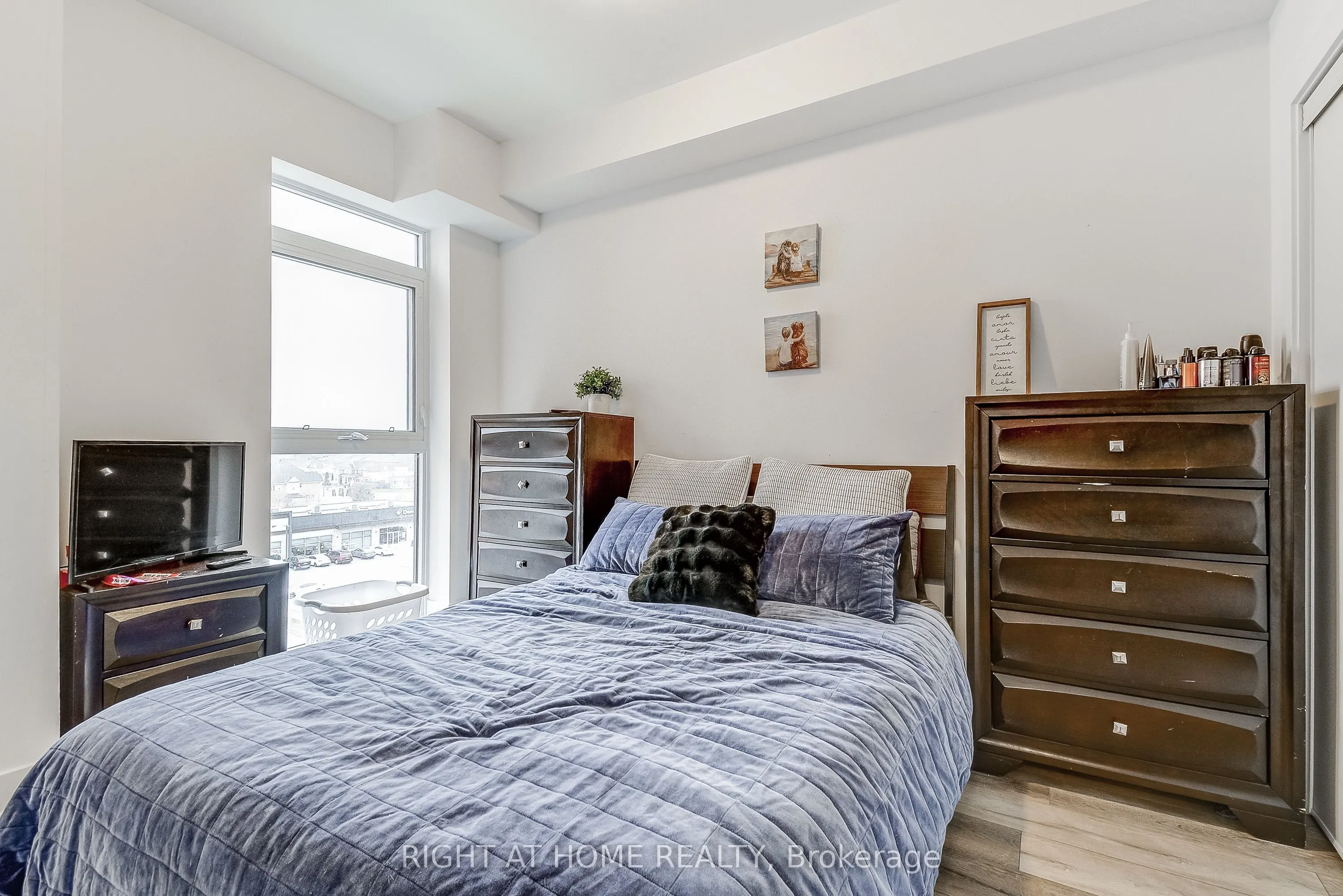 470 Dundas Street E #604
