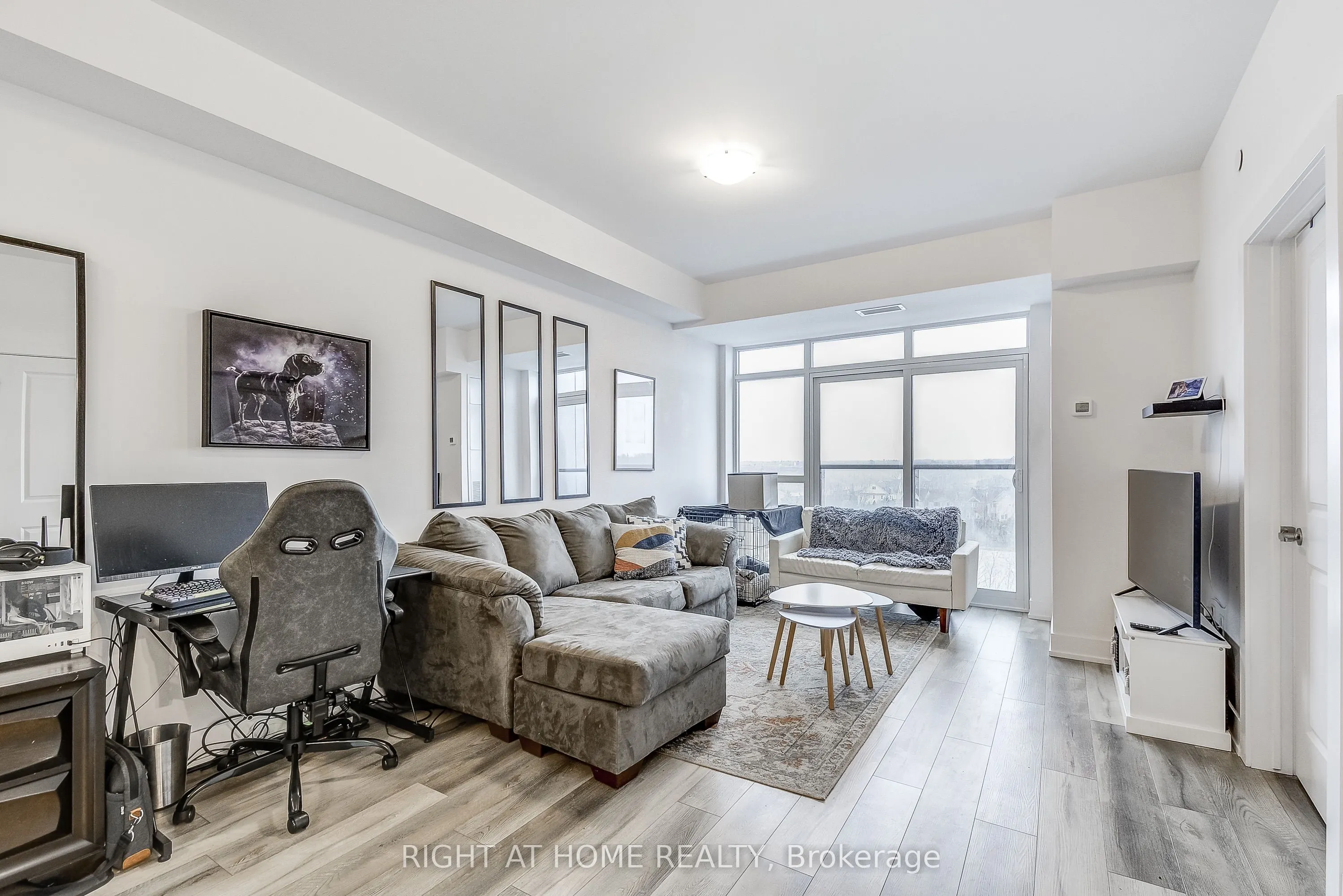 470 Dundas Street E #604