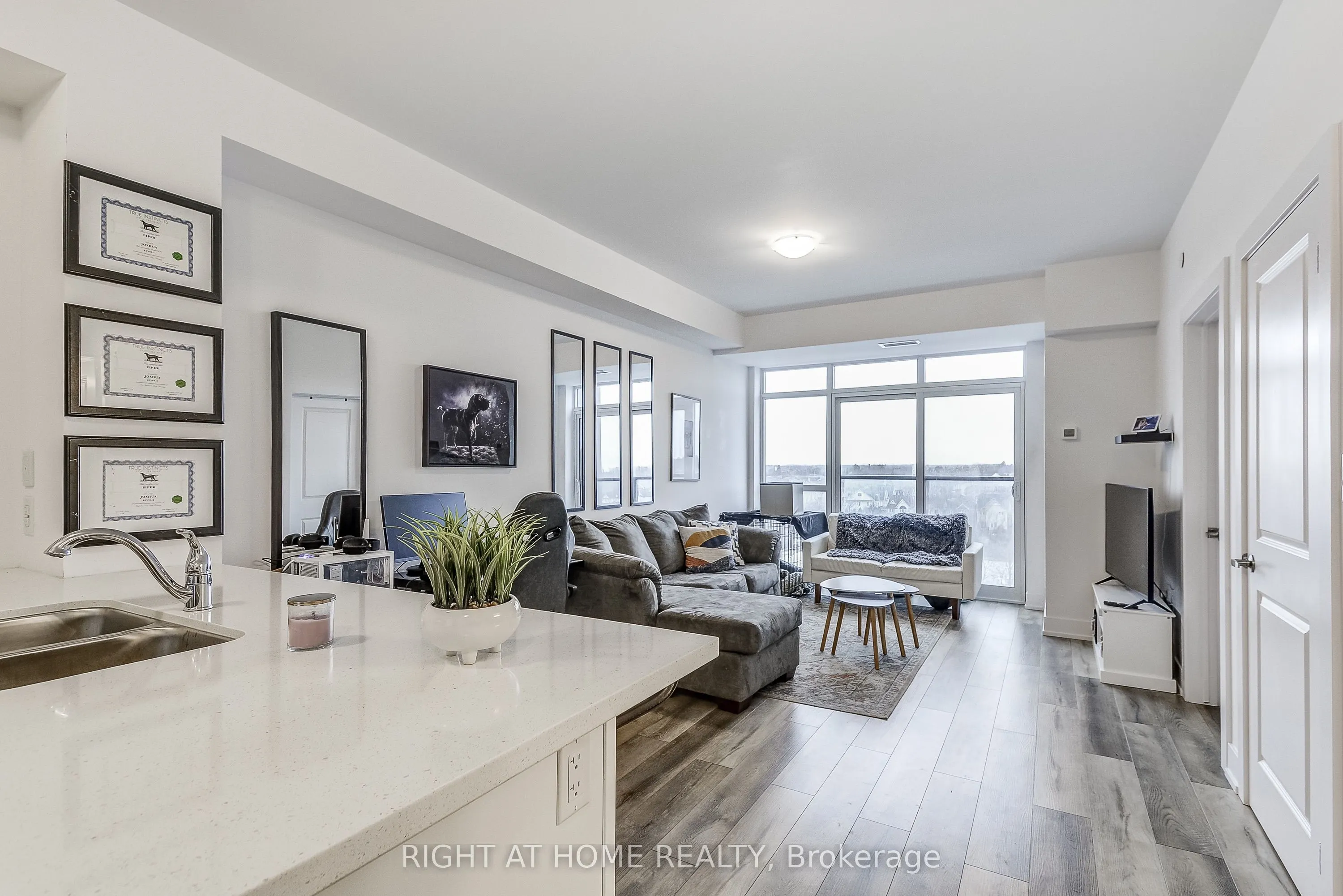 470 Dundas Street E #604
