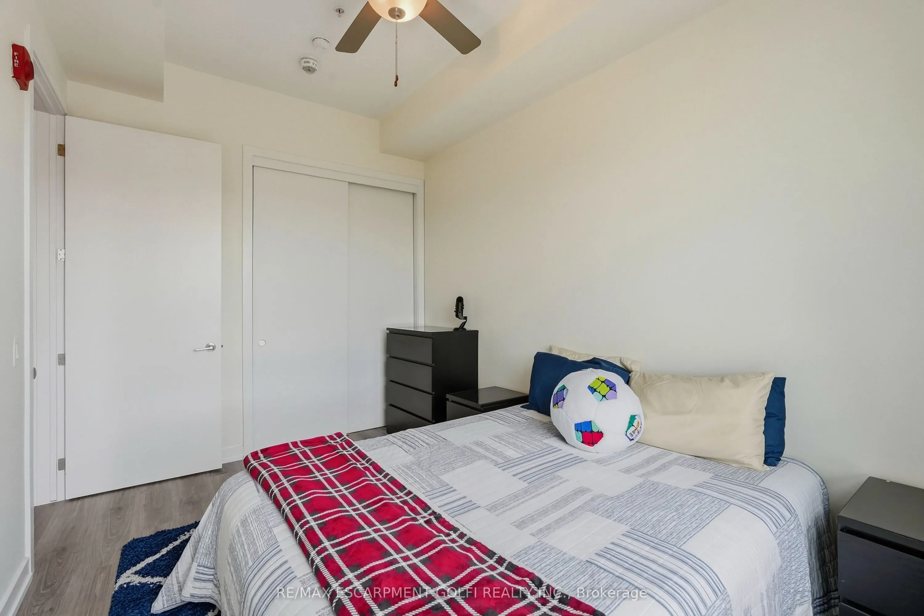 10 Esplanade Lane #616