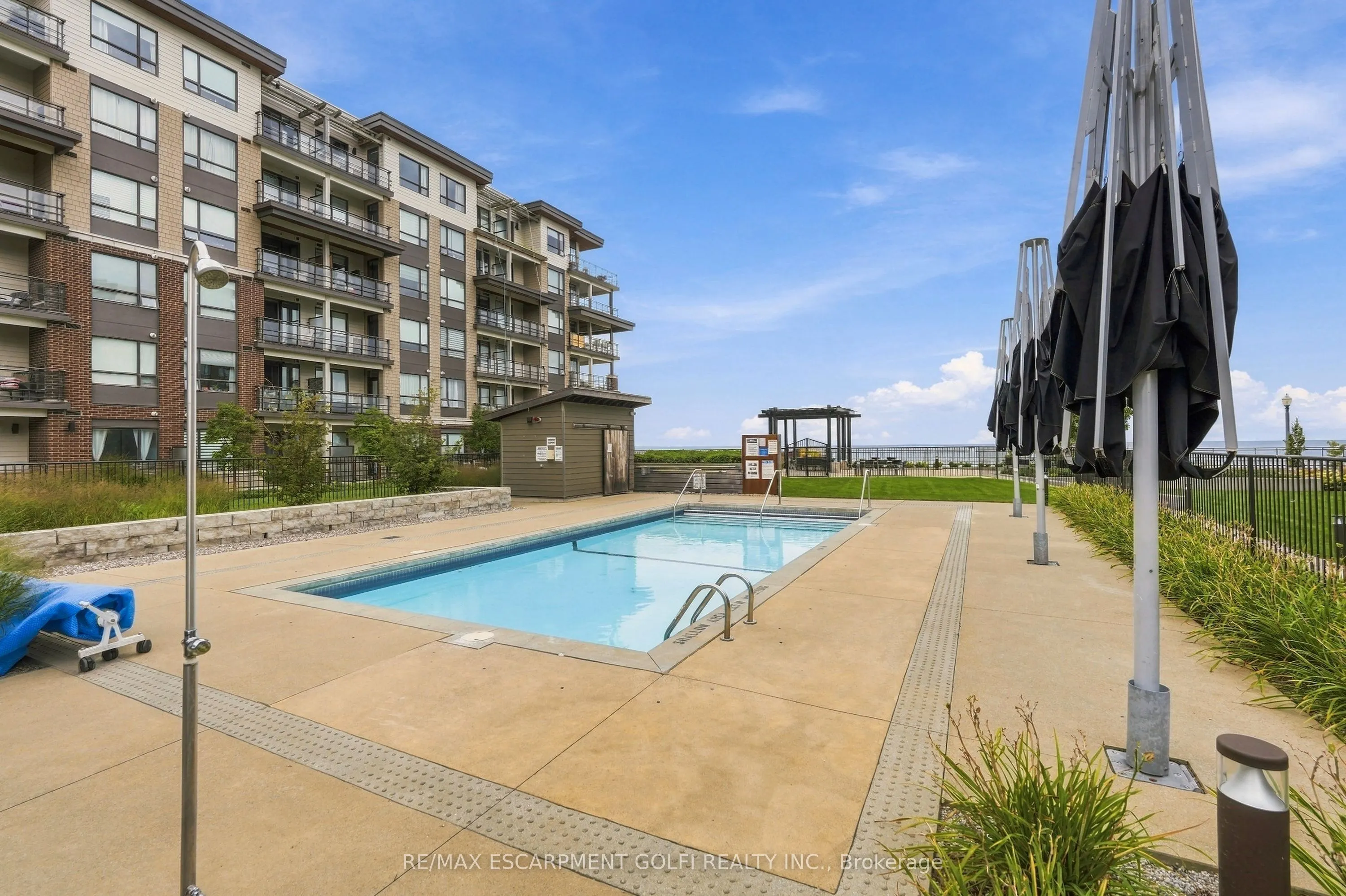 10 Esplanade Lane #616