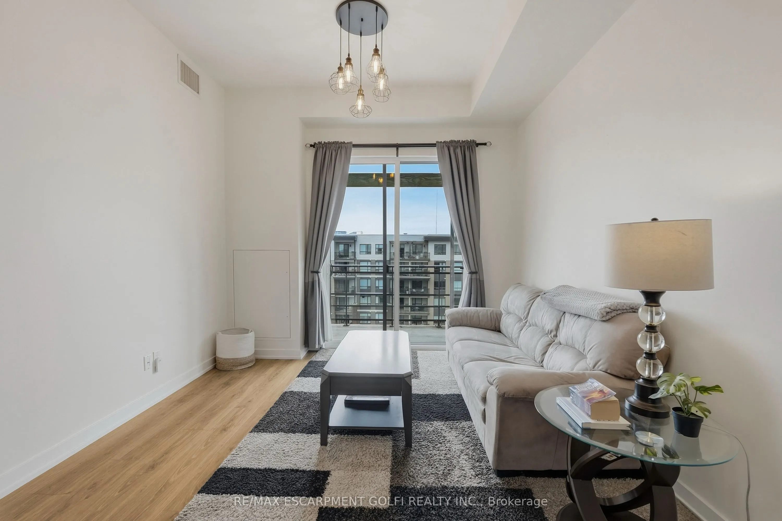 10 Esplanade Lane #616
