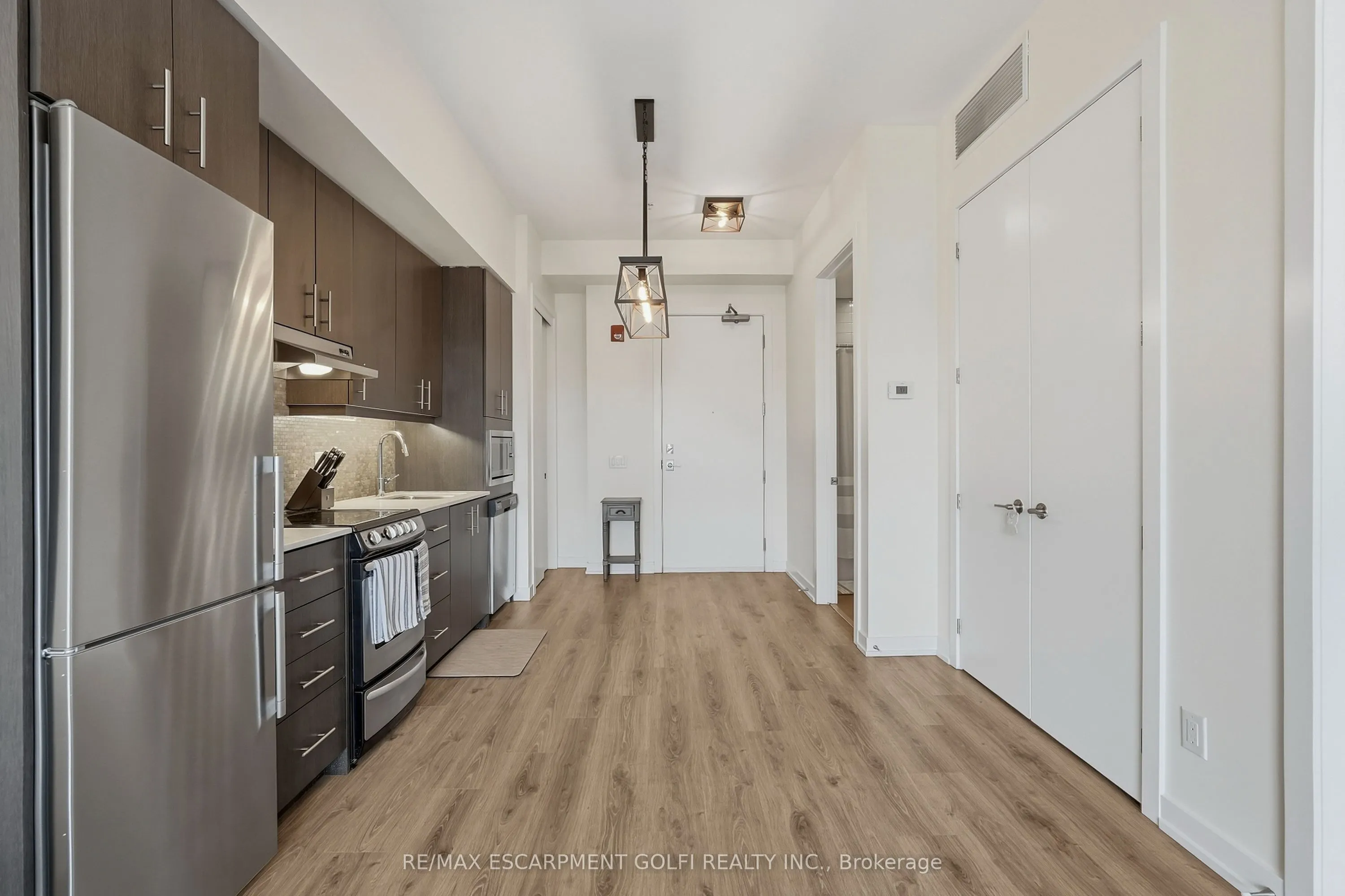 10 Esplanade Lane #616