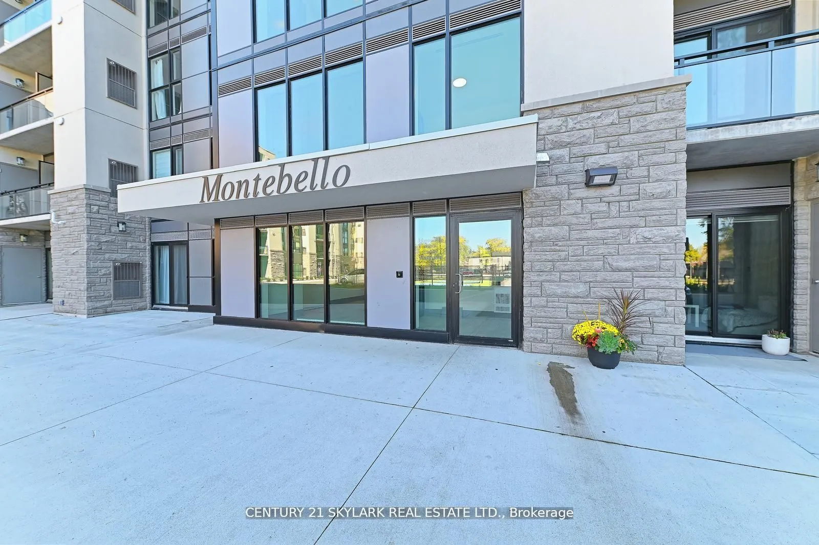 50 Herrick Avenue N #216