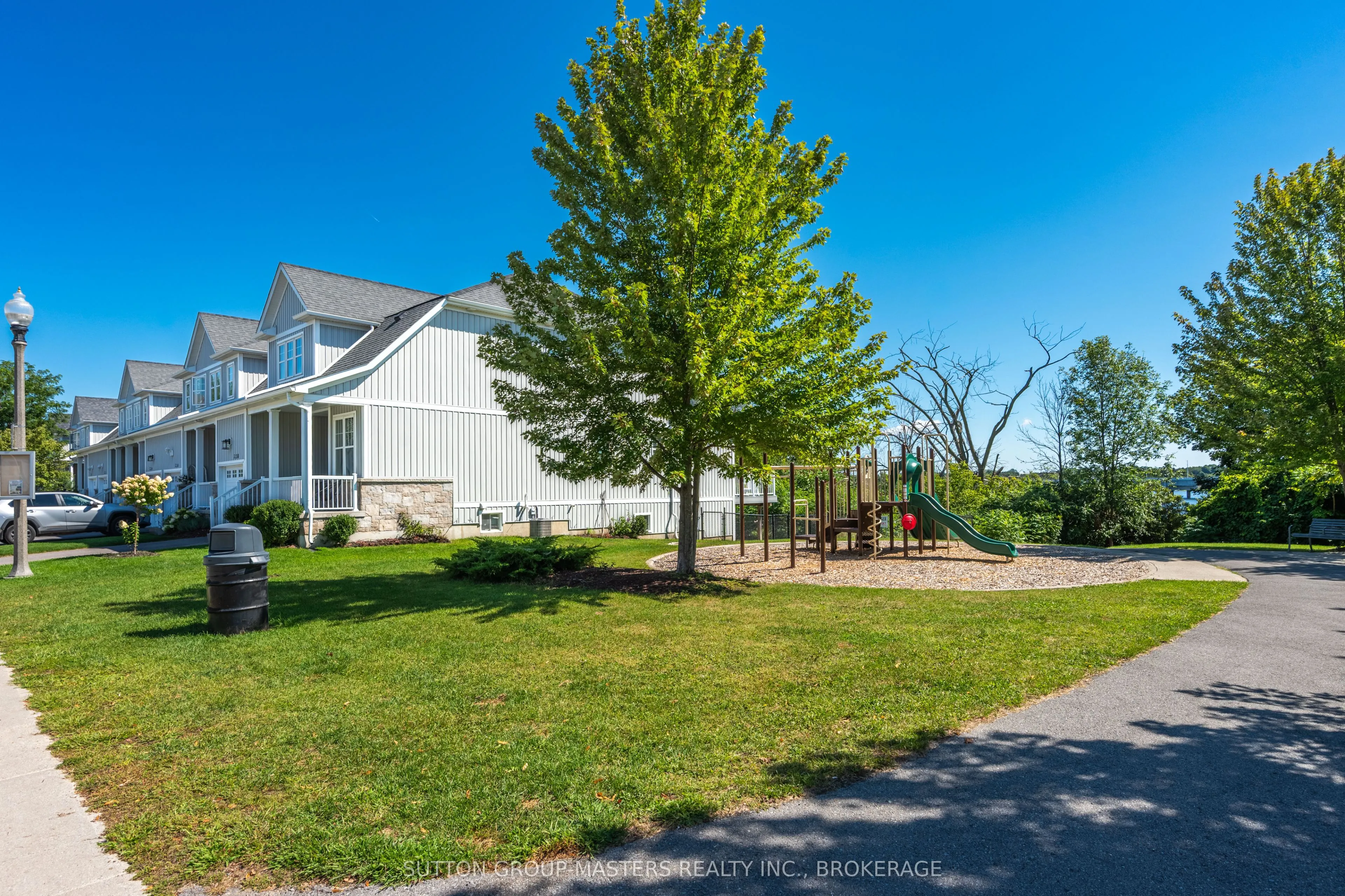 728 Newmarket Lane