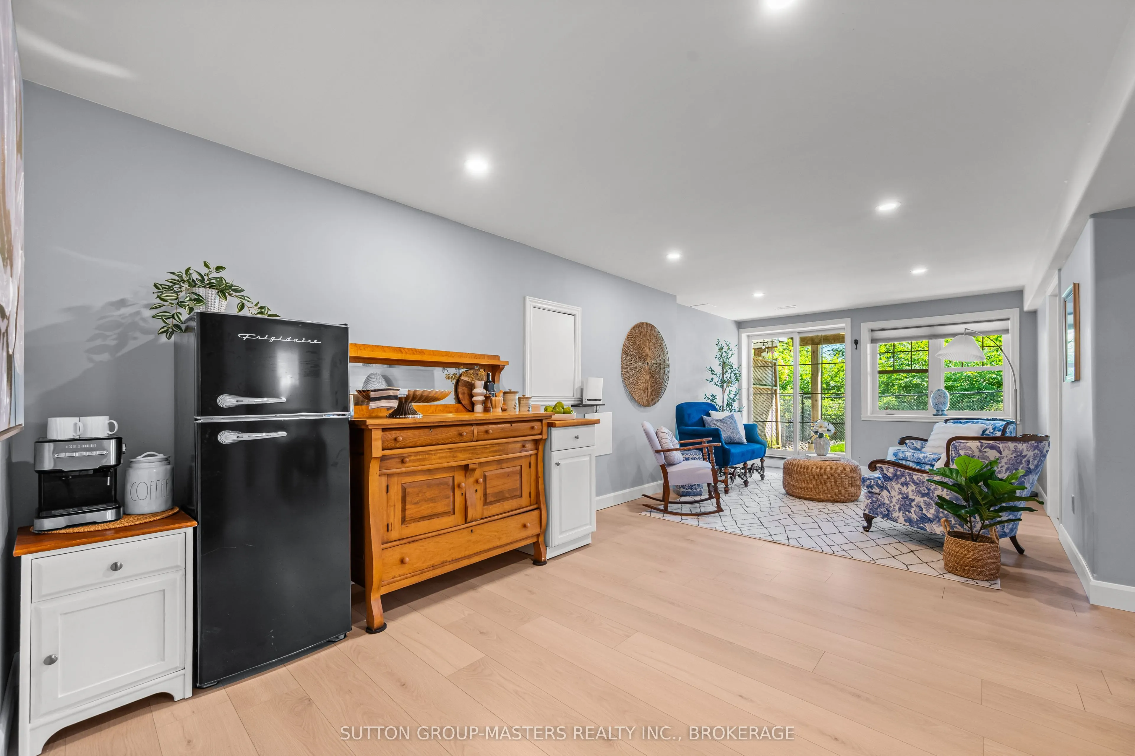 728 Newmarket Lane