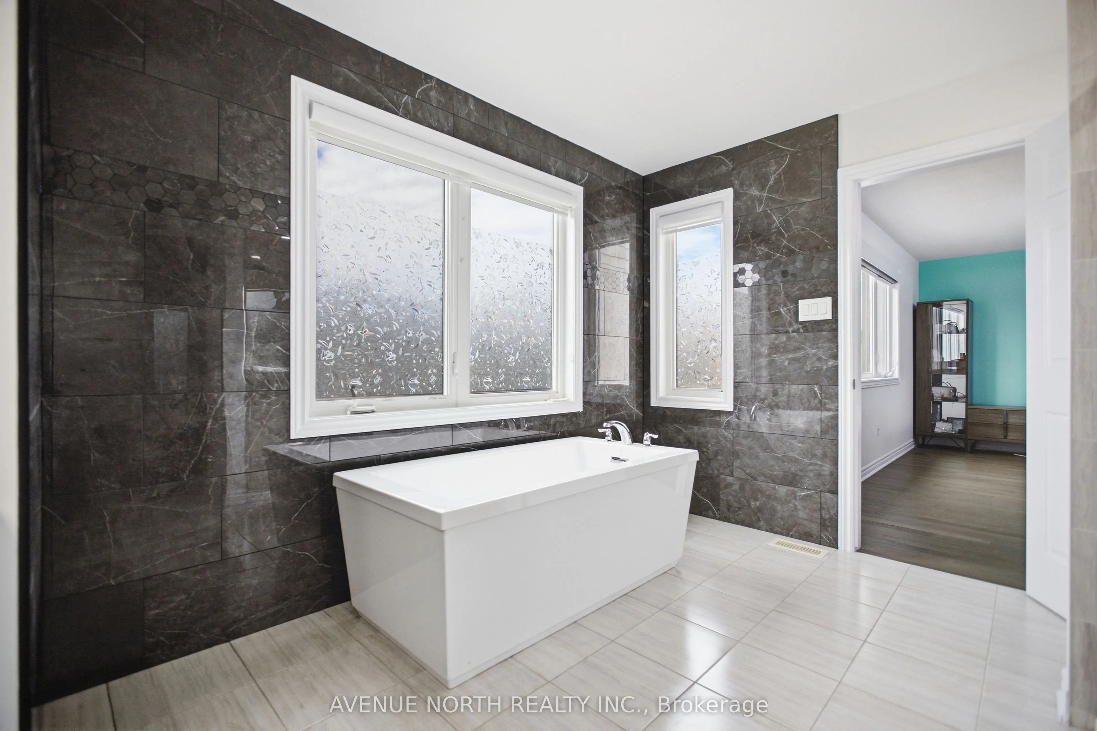 834 Regulus Ridge