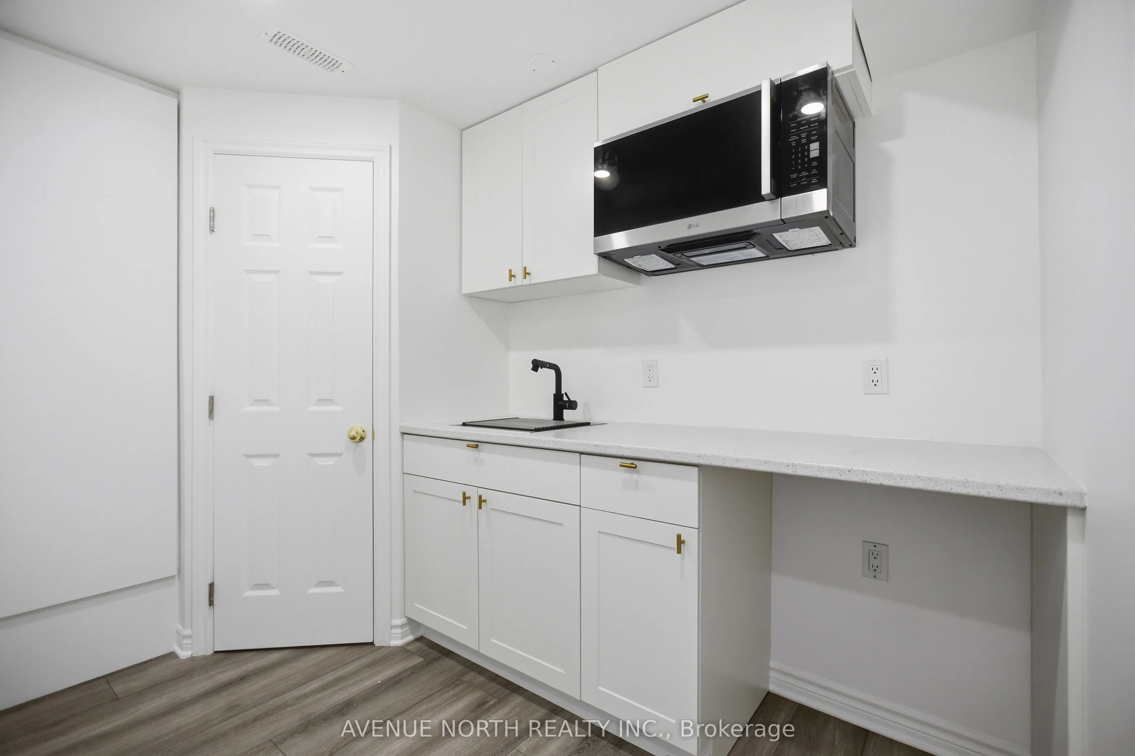 834 Regulus Ridge
