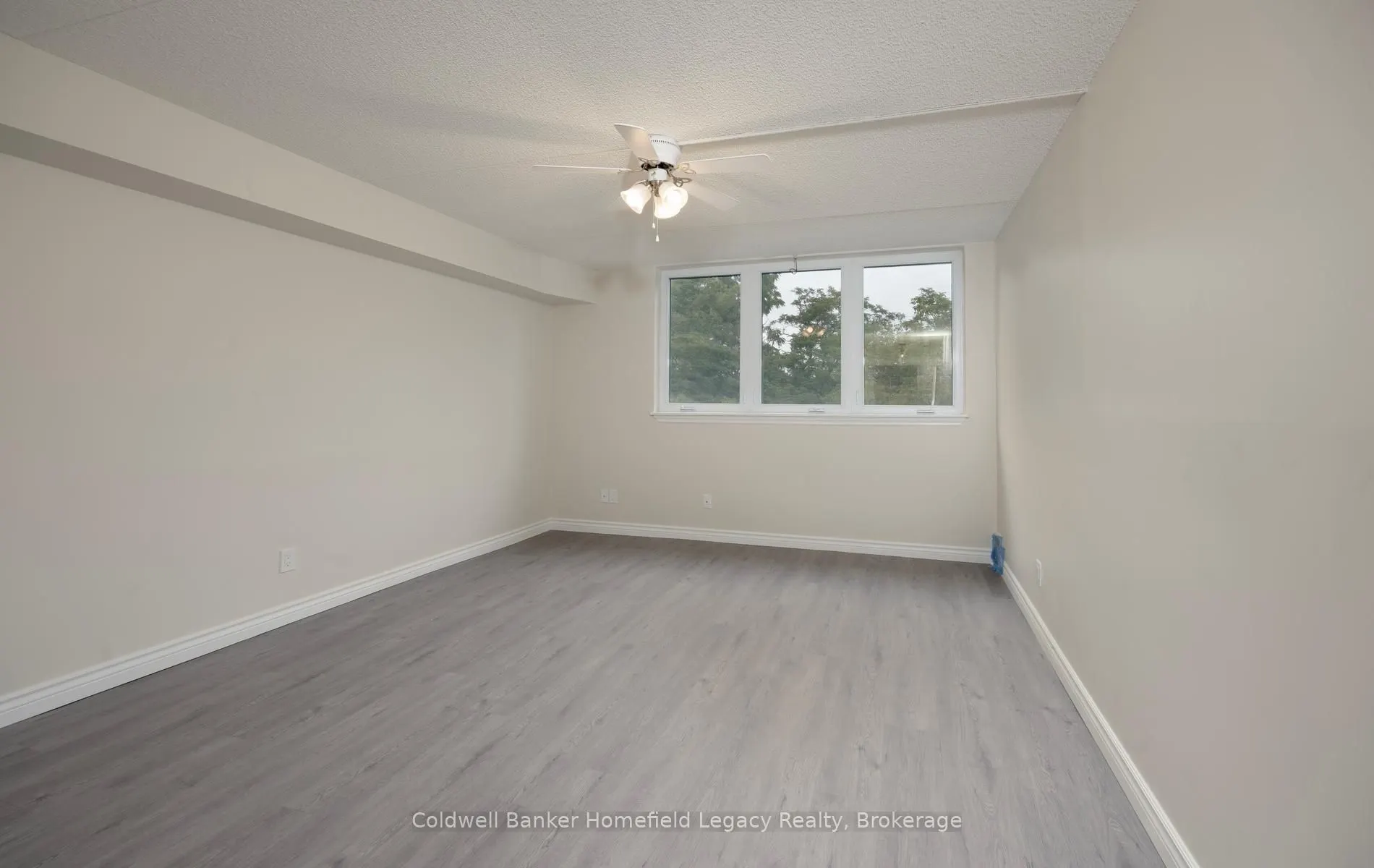 22 St Andrew Street N #408