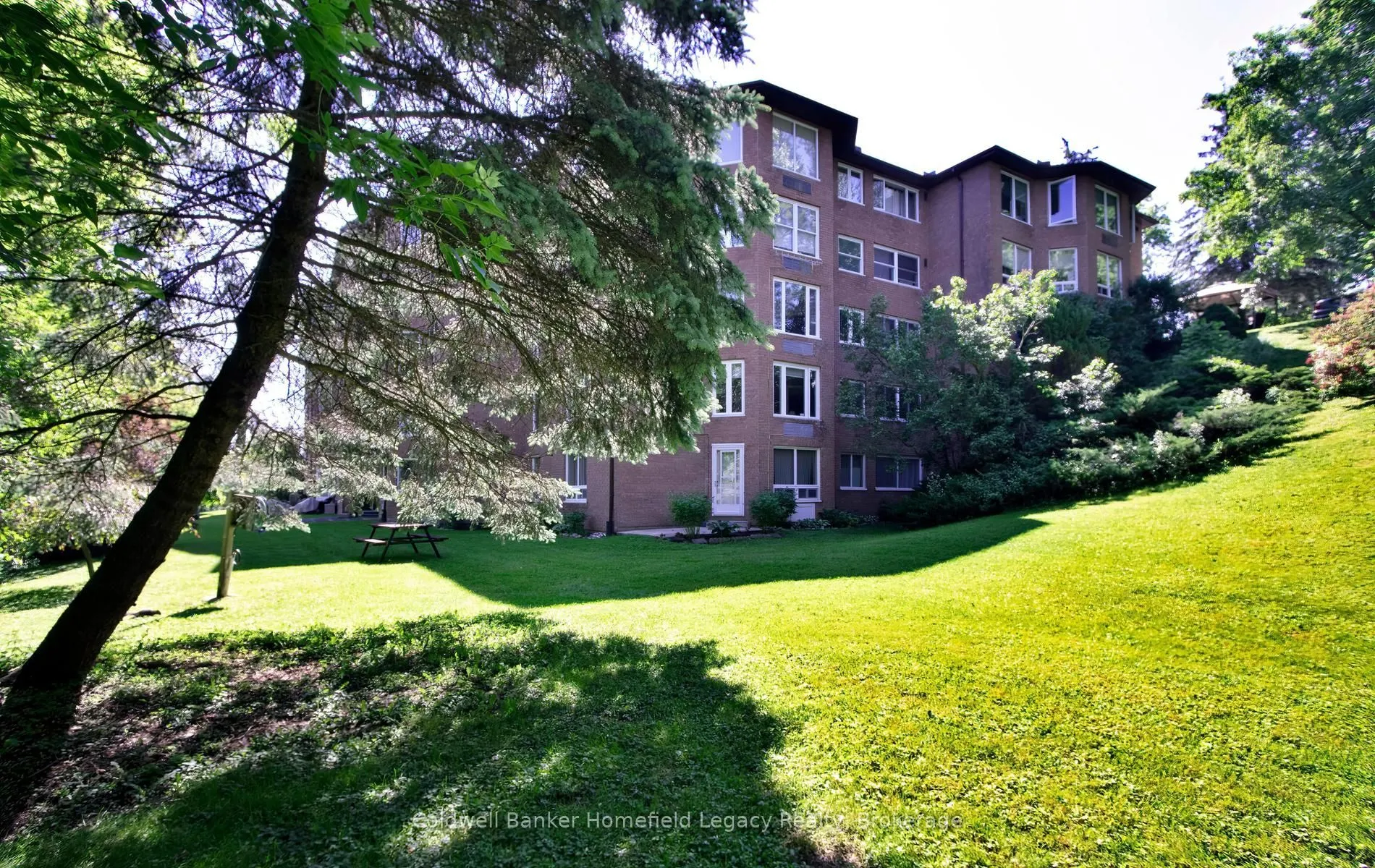 22 St Andrew Street N #408