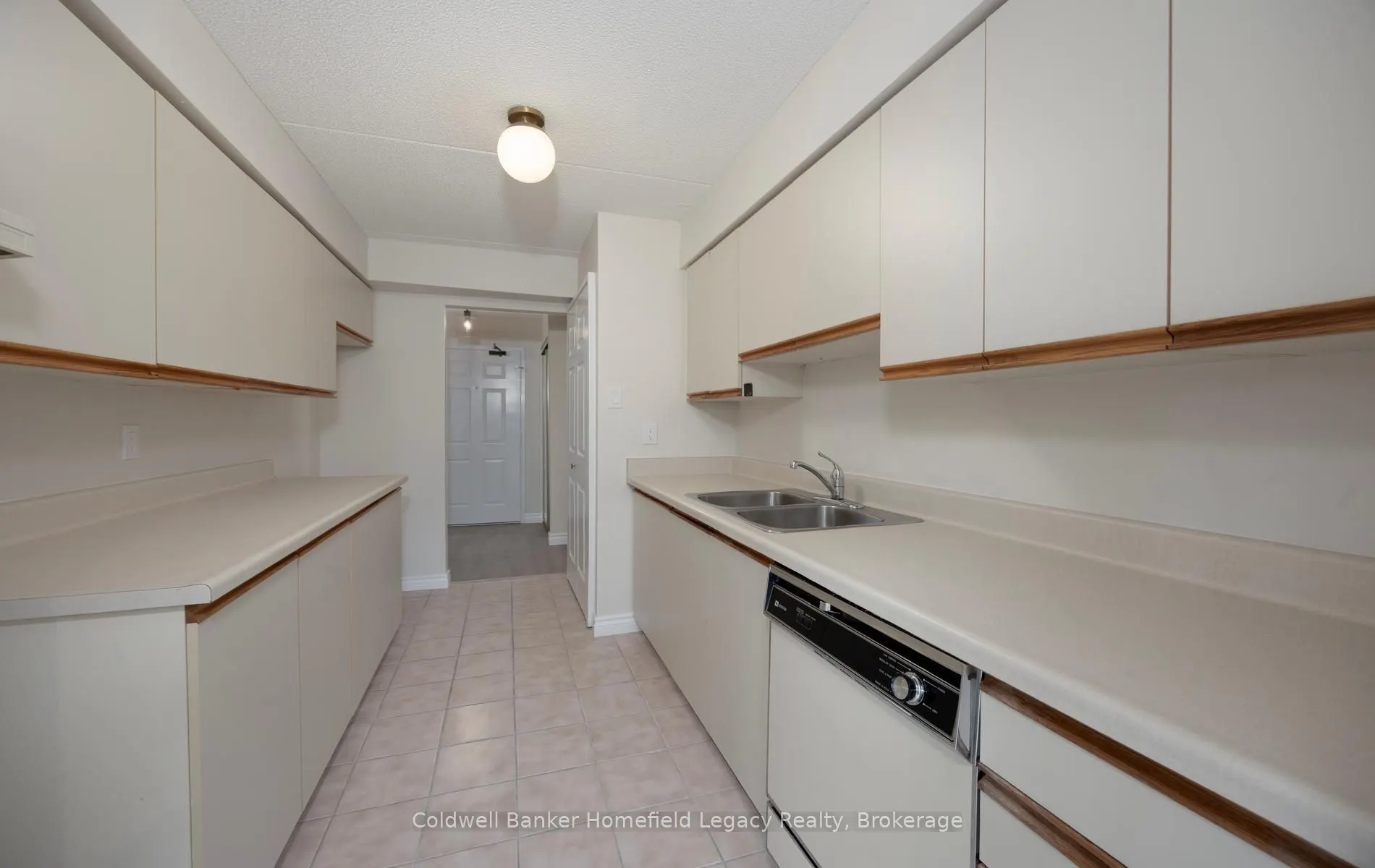 22 St Andrew Street N #408