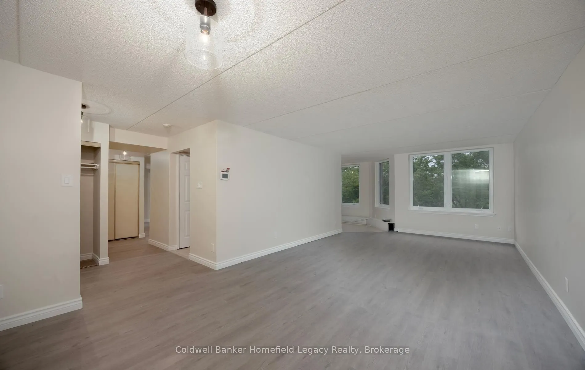 22 St Andrew Street N #408