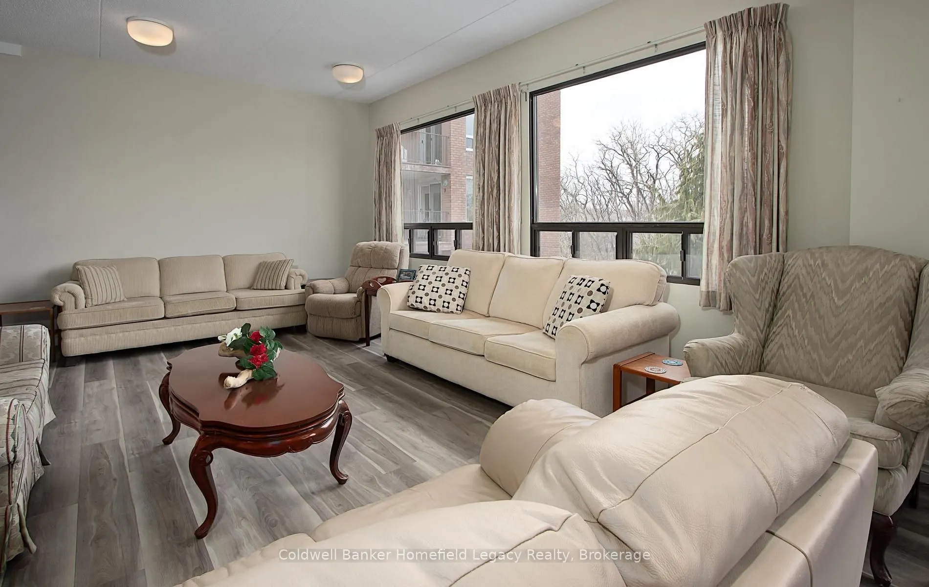 22 St Andrew Street N #408