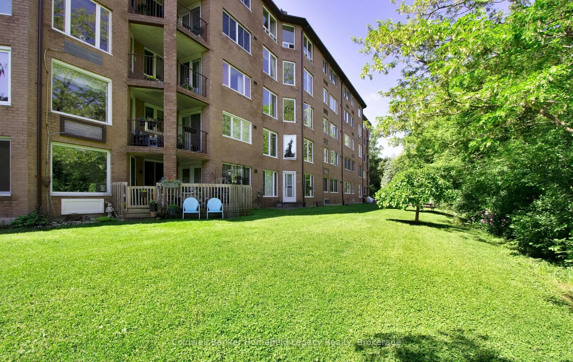 22 St Andrew Street N #408
