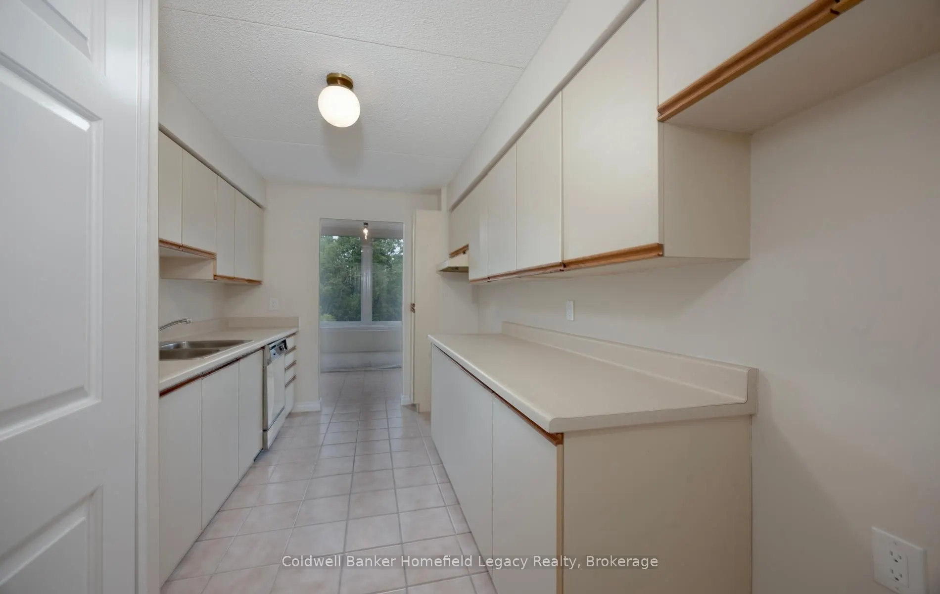 22 St Andrew Street N #408