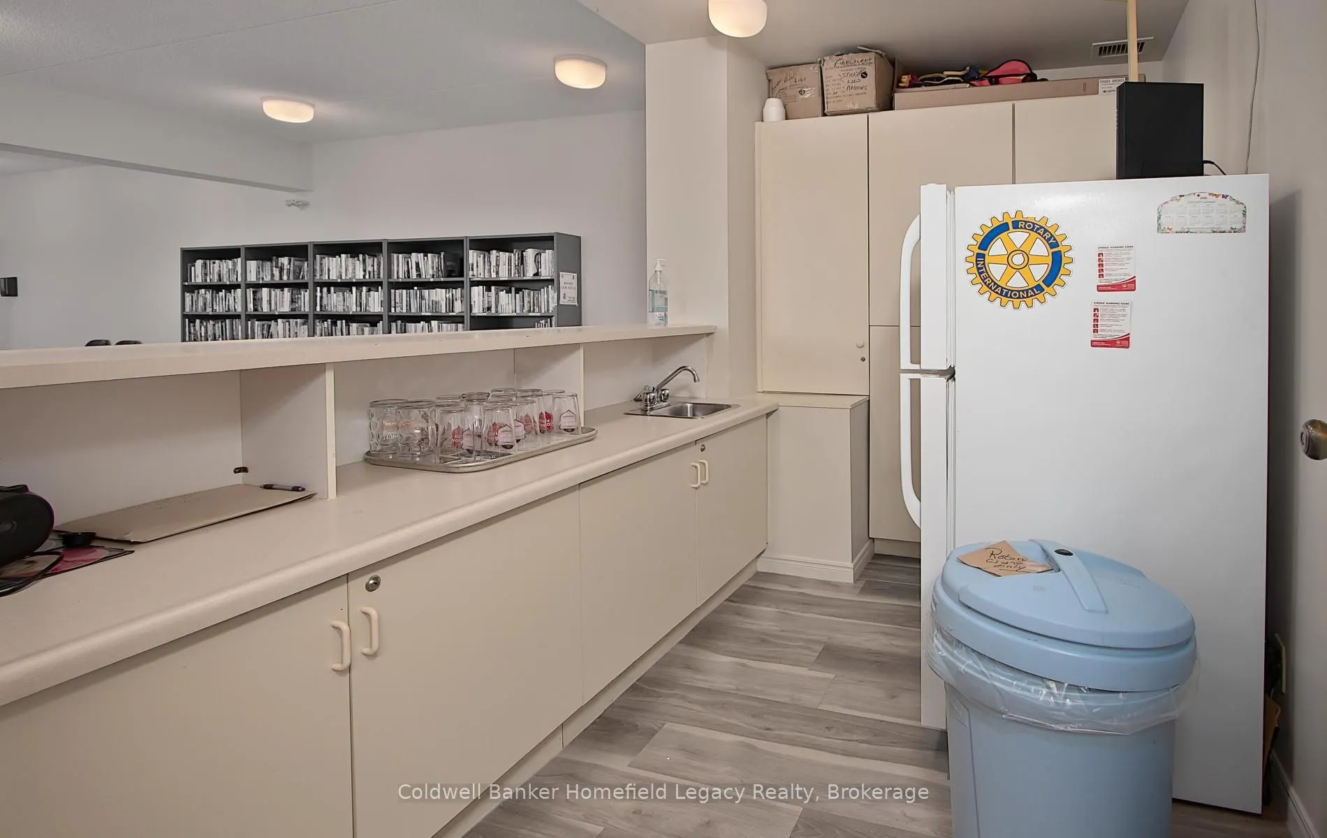 22 St Andrew Street N #408