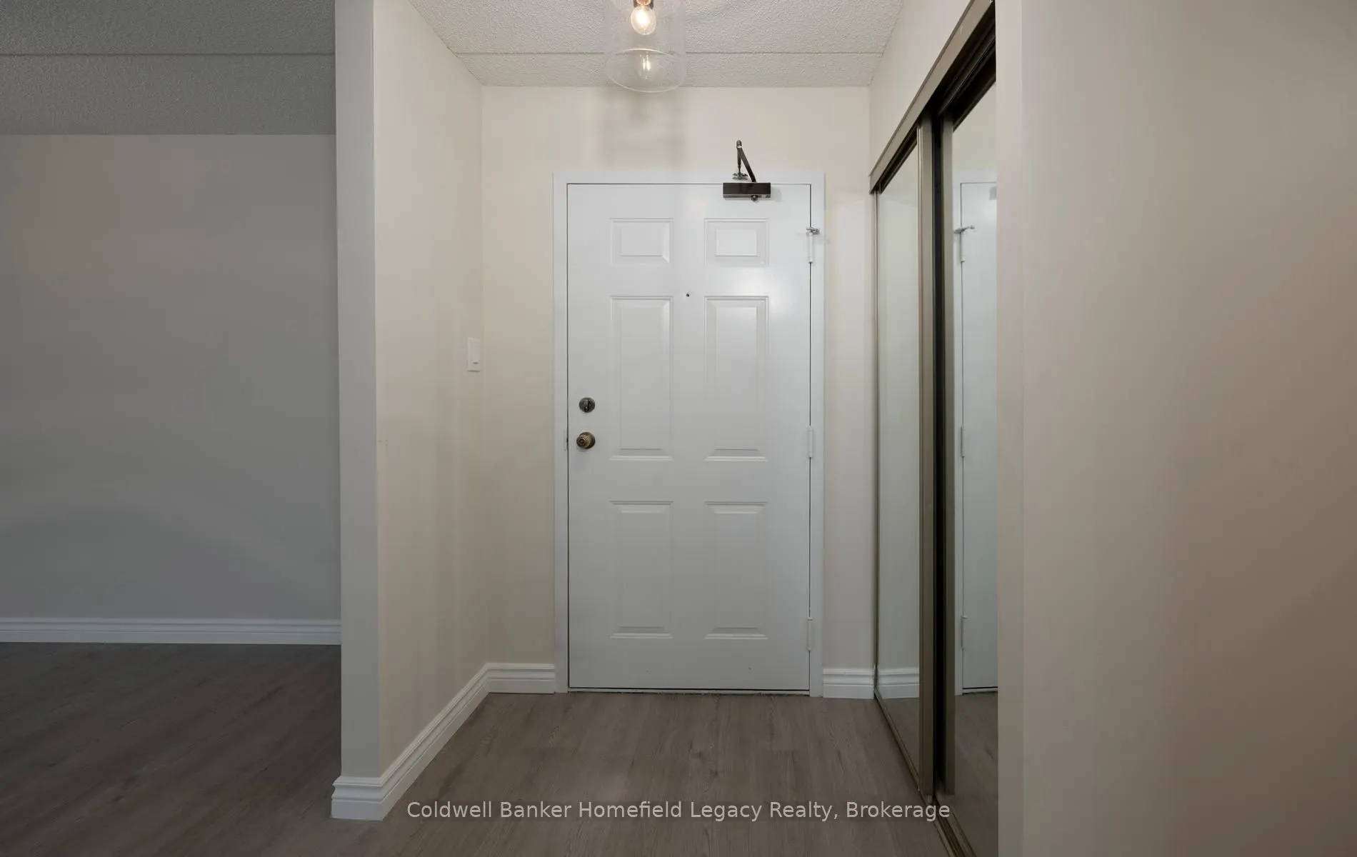 22 St Andrew Street N #408