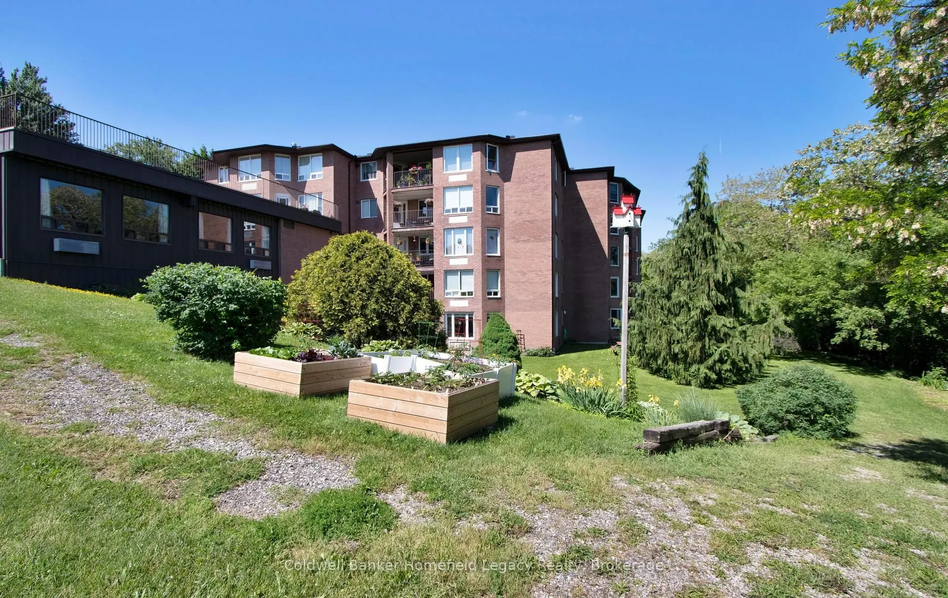 22 St Andrew Street N #408