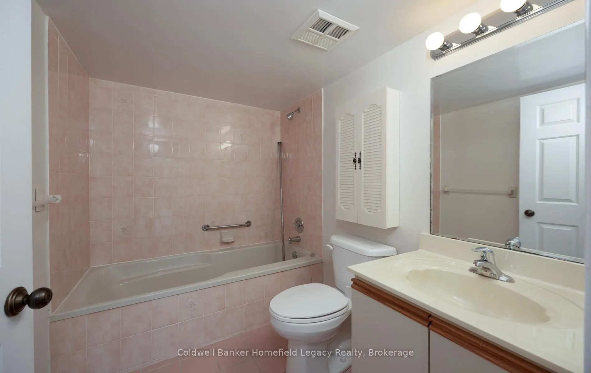 22 St Andrew Street N #408