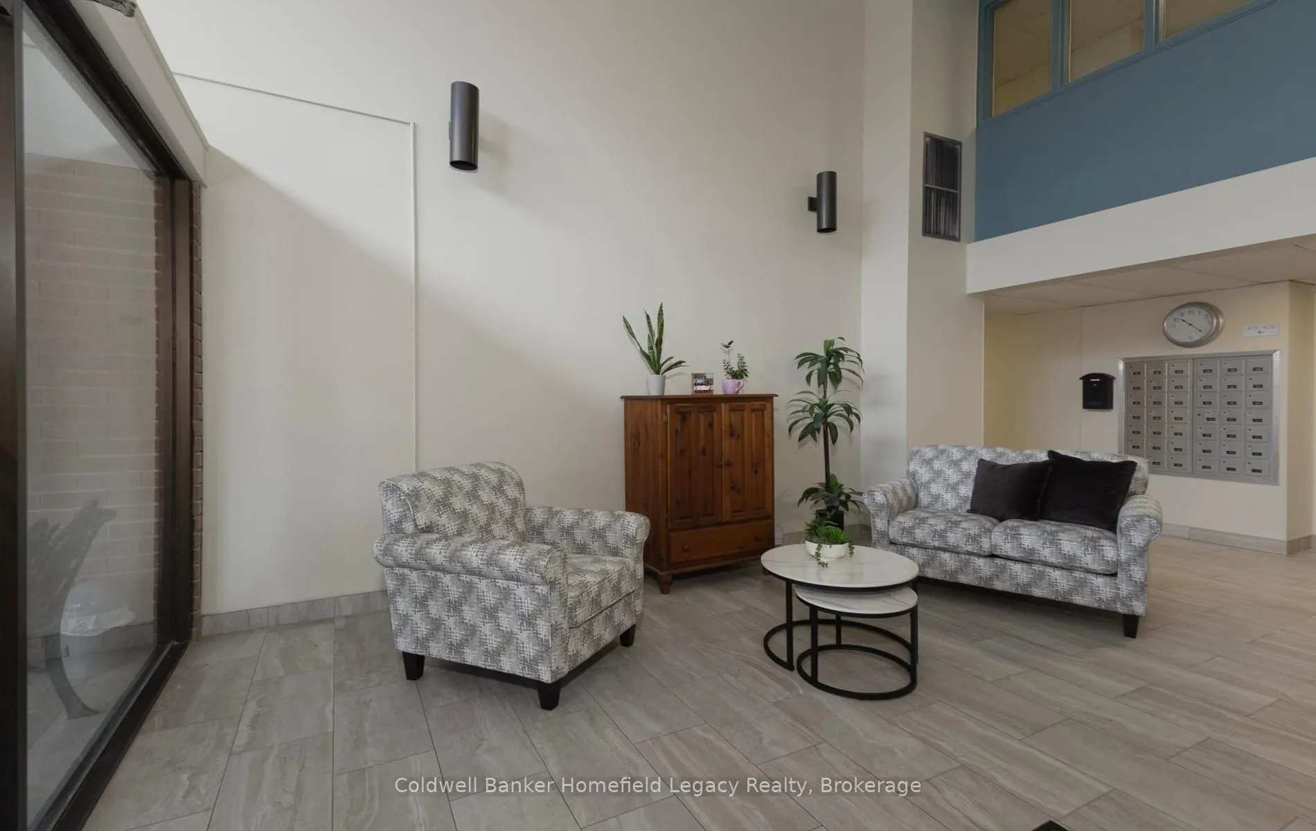 22 St Andrew Street N #408