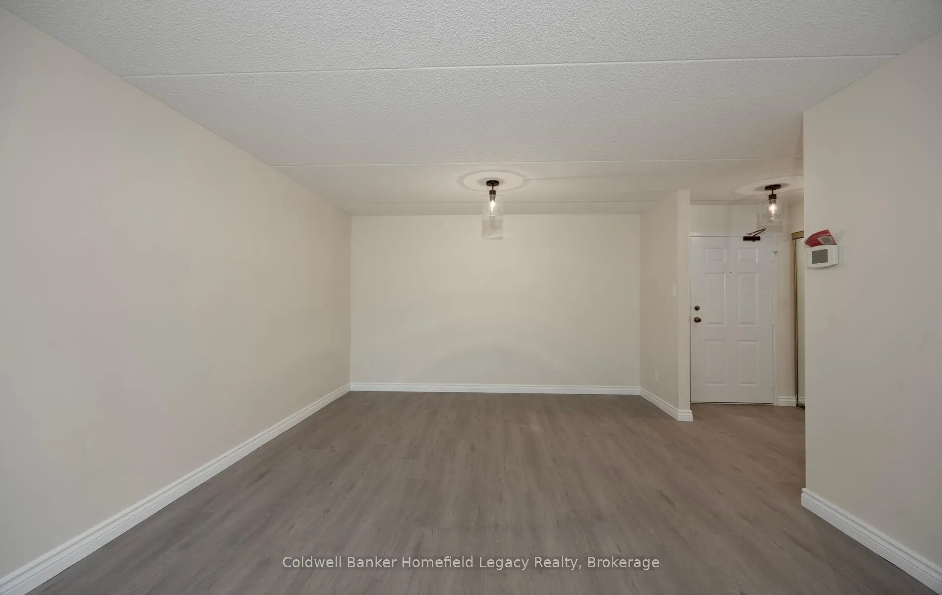 22 St Andrew Street N #408
