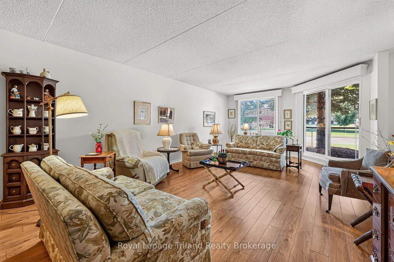217 Thames Street S #101