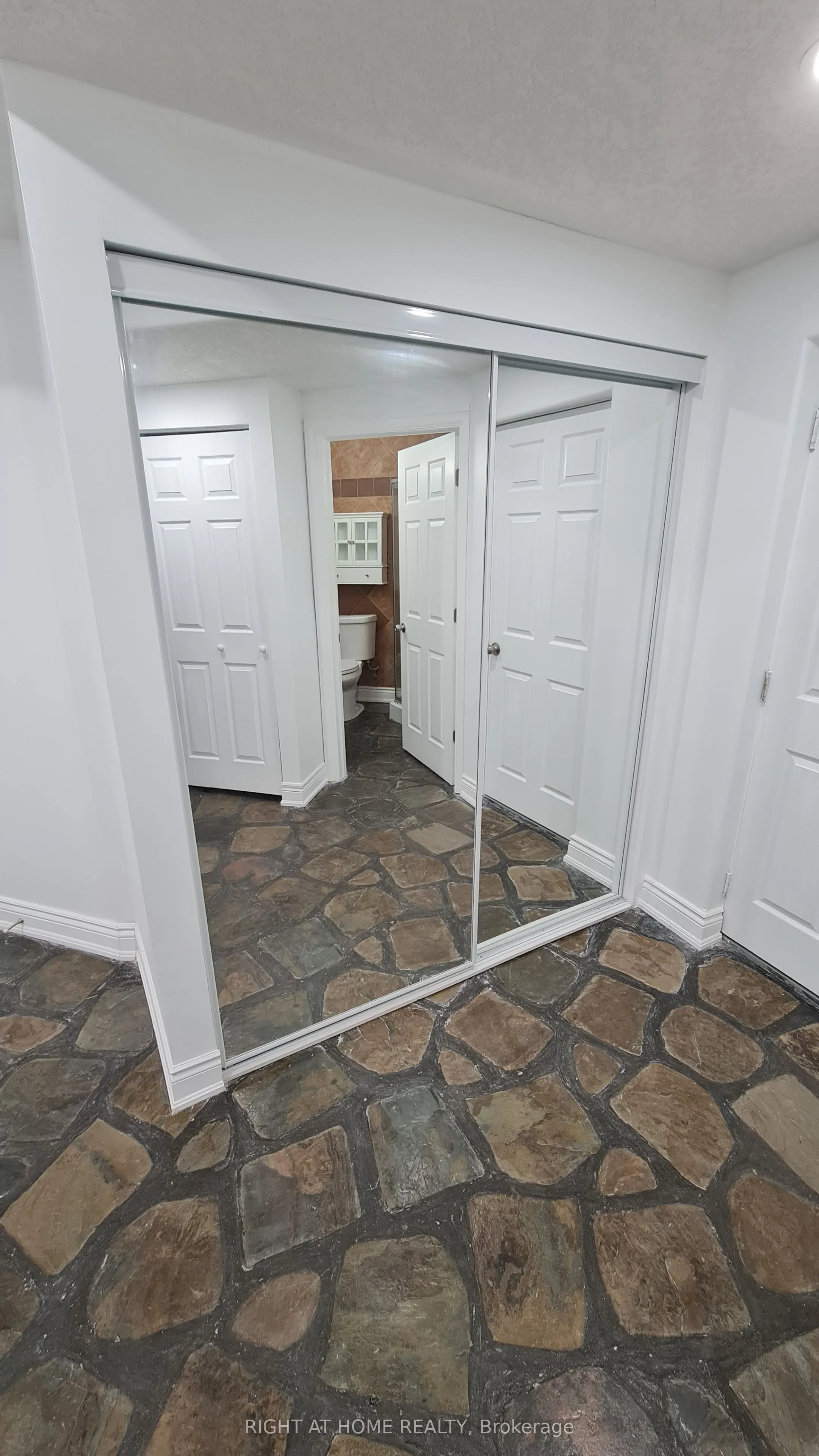 172 Lena Crescent #2