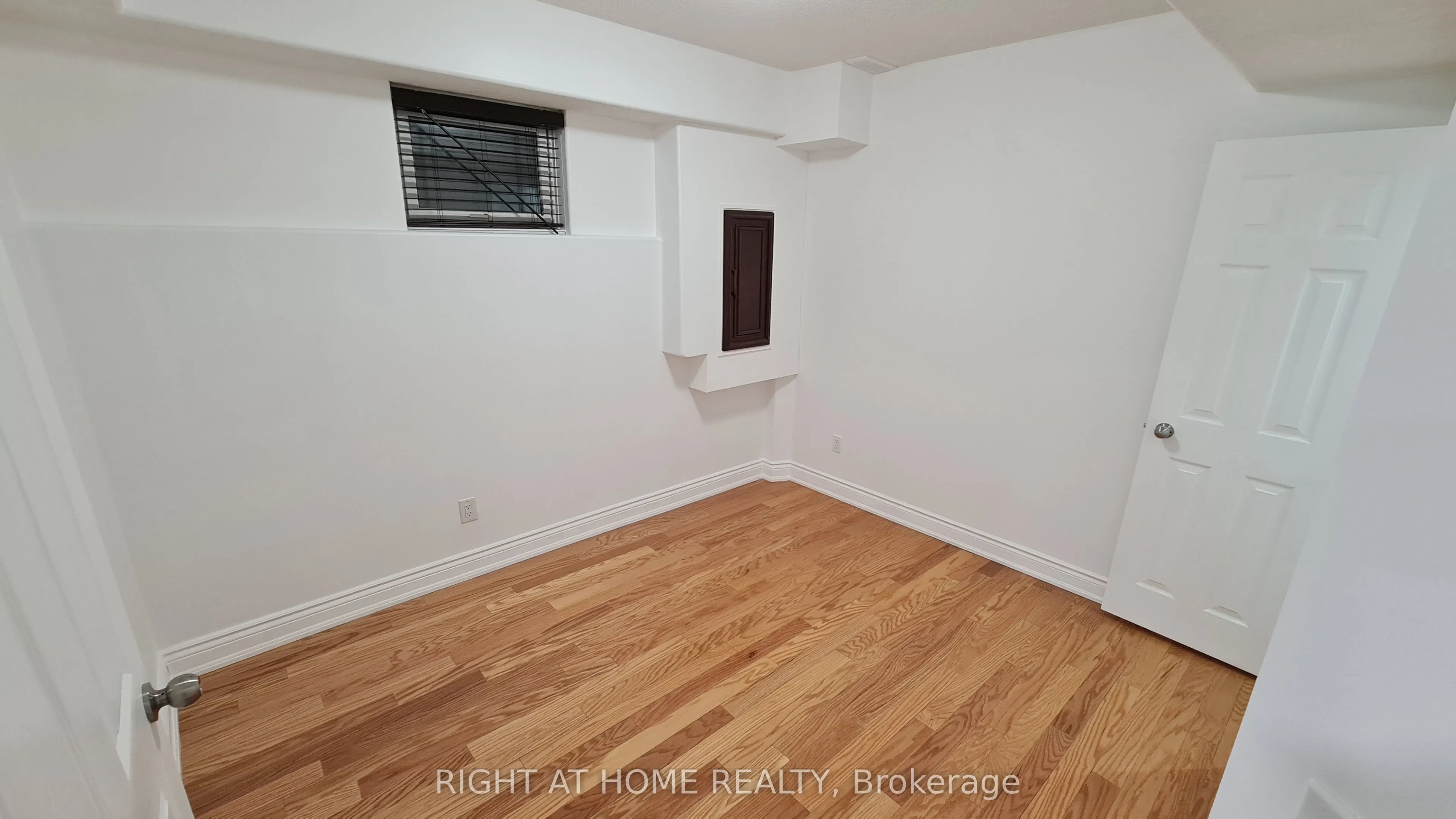 172 Lena Crescent #2