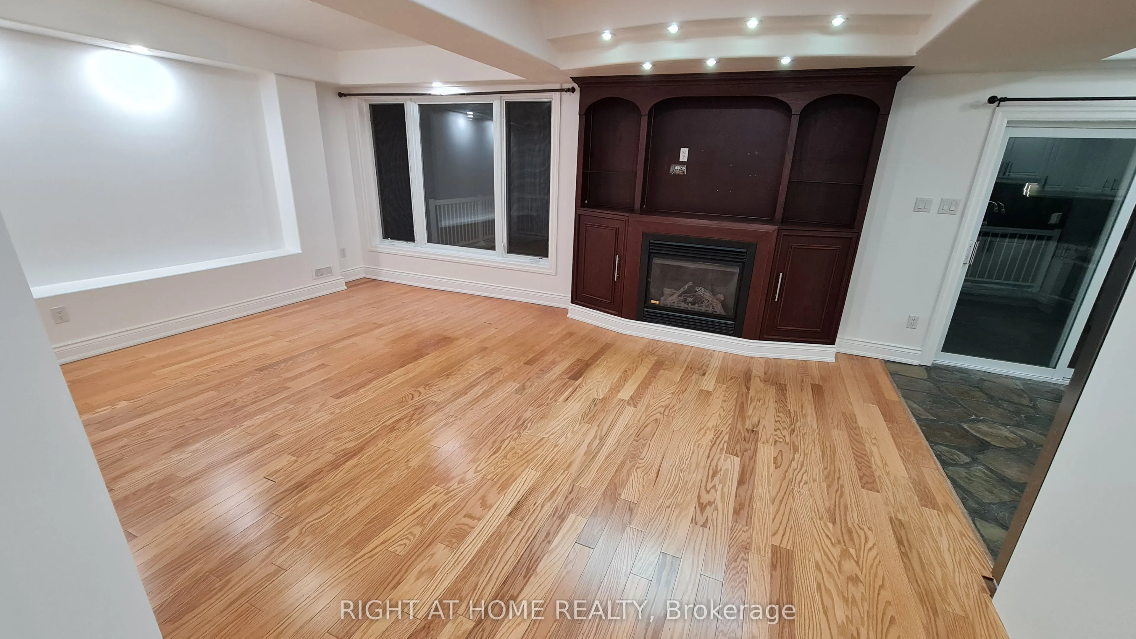 172 Lena Crescent #2