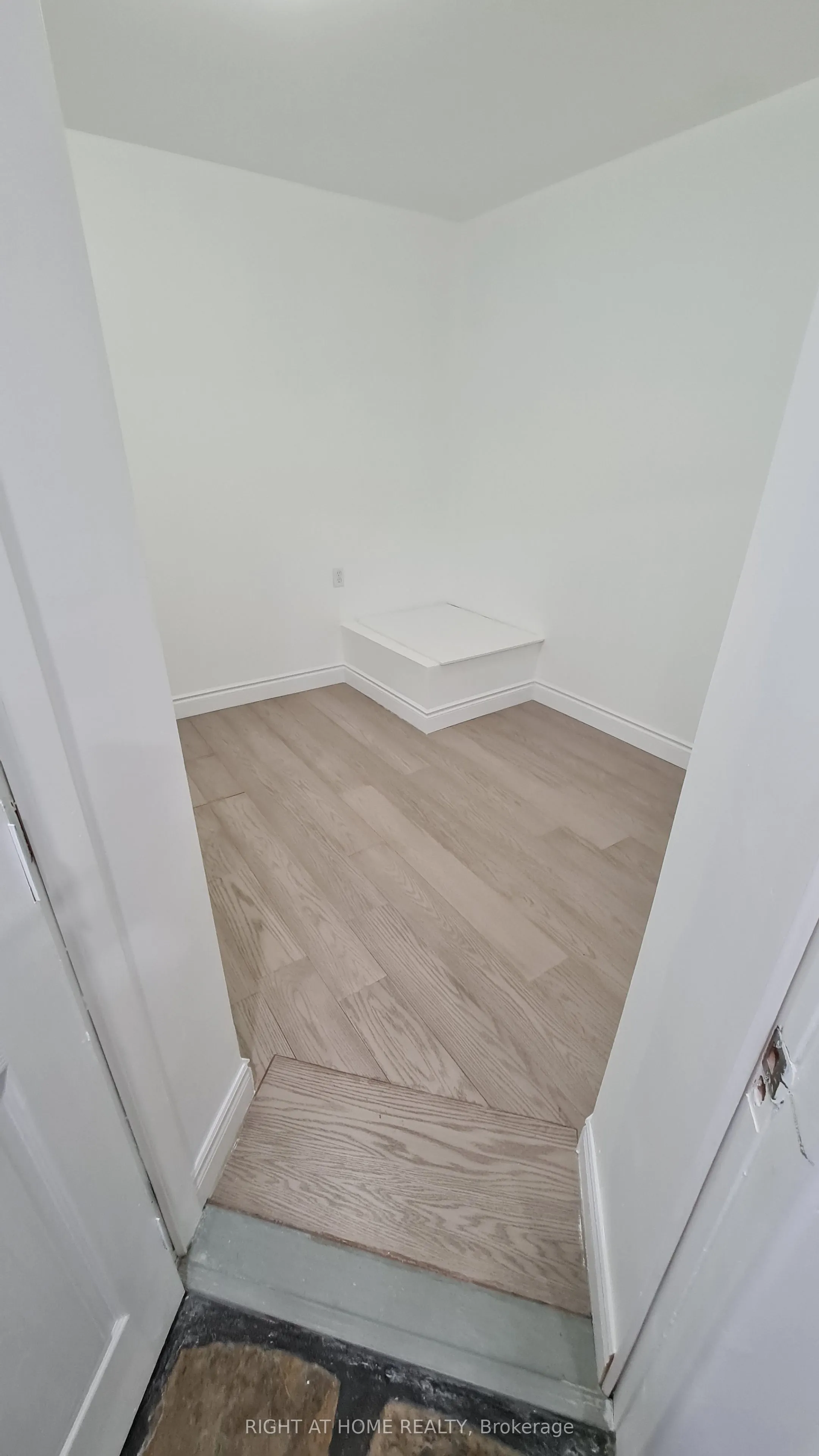 172 Lena Crescent #2
