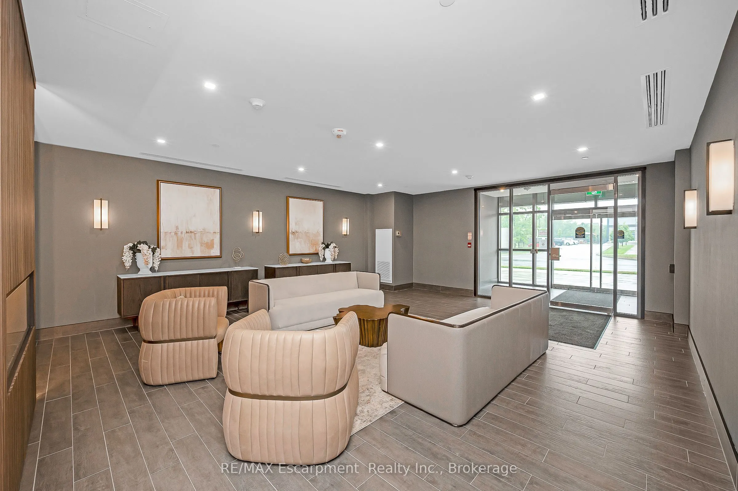 470 Dundas Street E #309