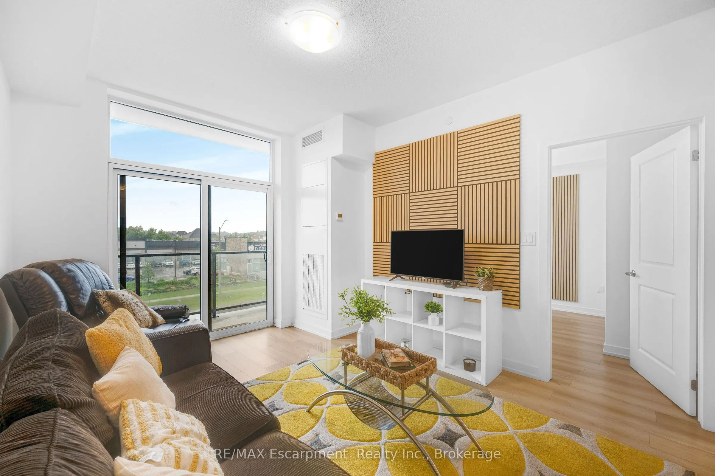 470 Dundas Street E #309