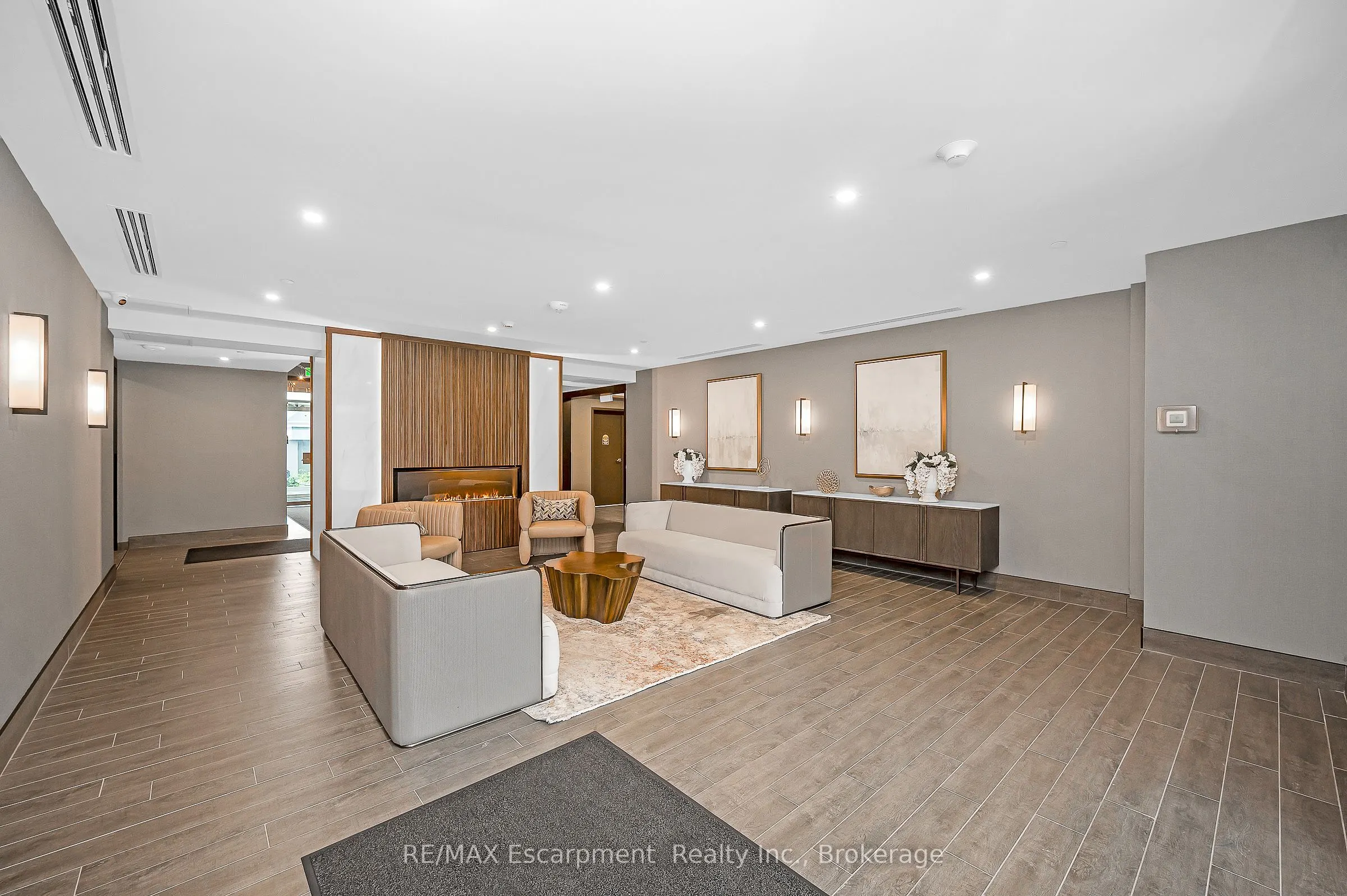 470 Dundas Street E #309