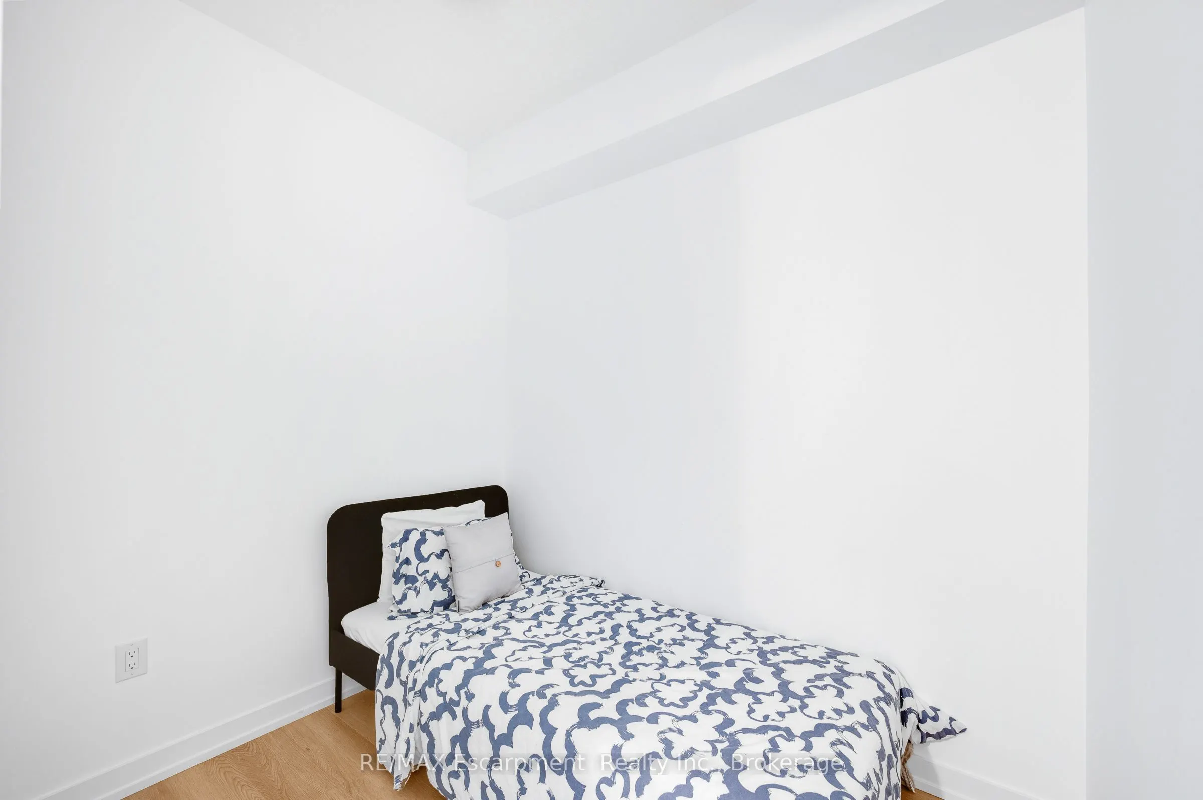 470 Dundas Street E #309
