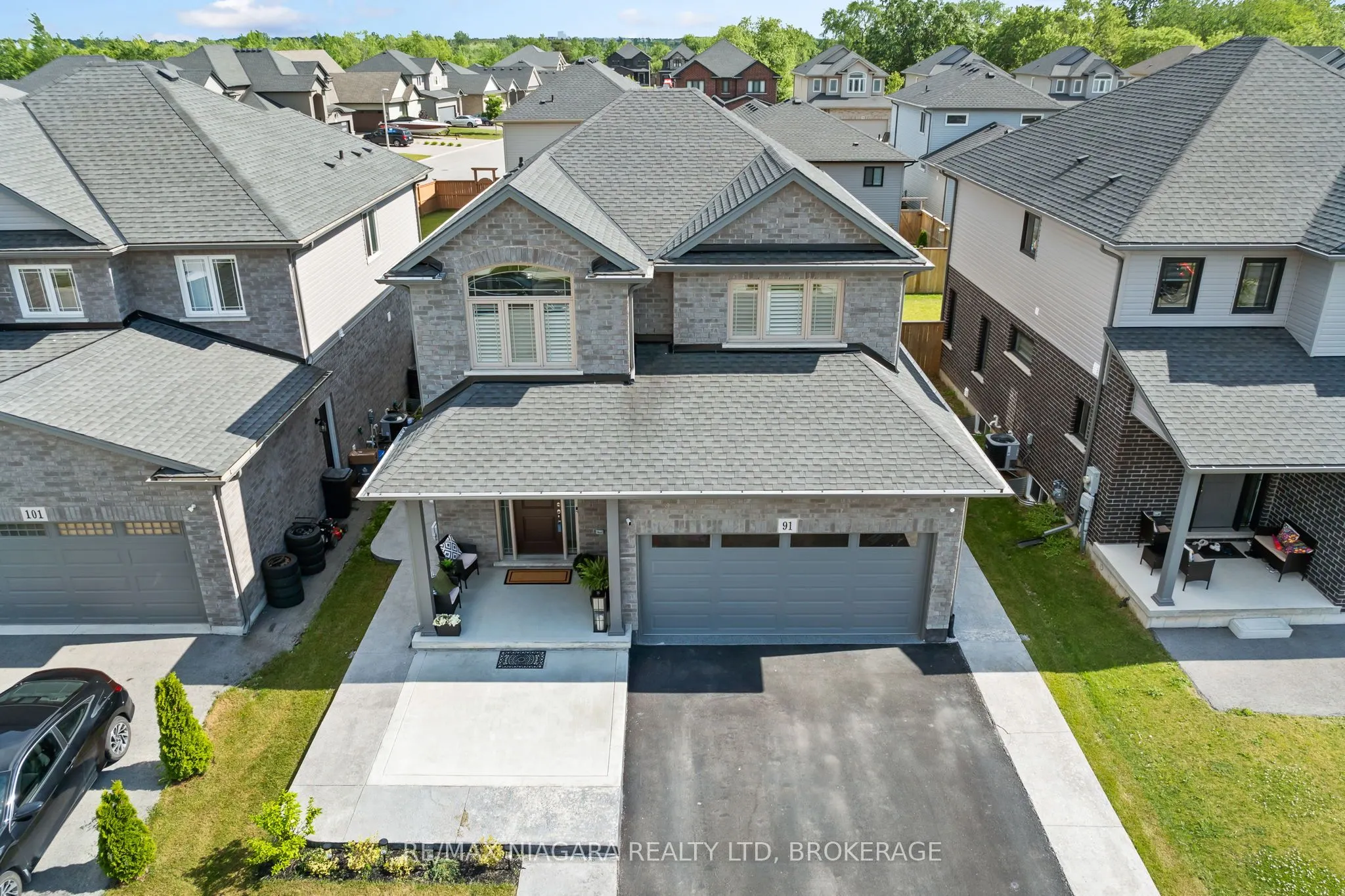 91 Quebec Avenue