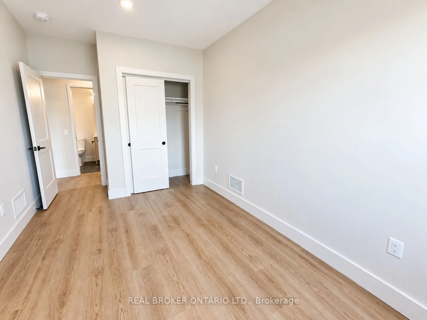 8 Hutt Lane #307