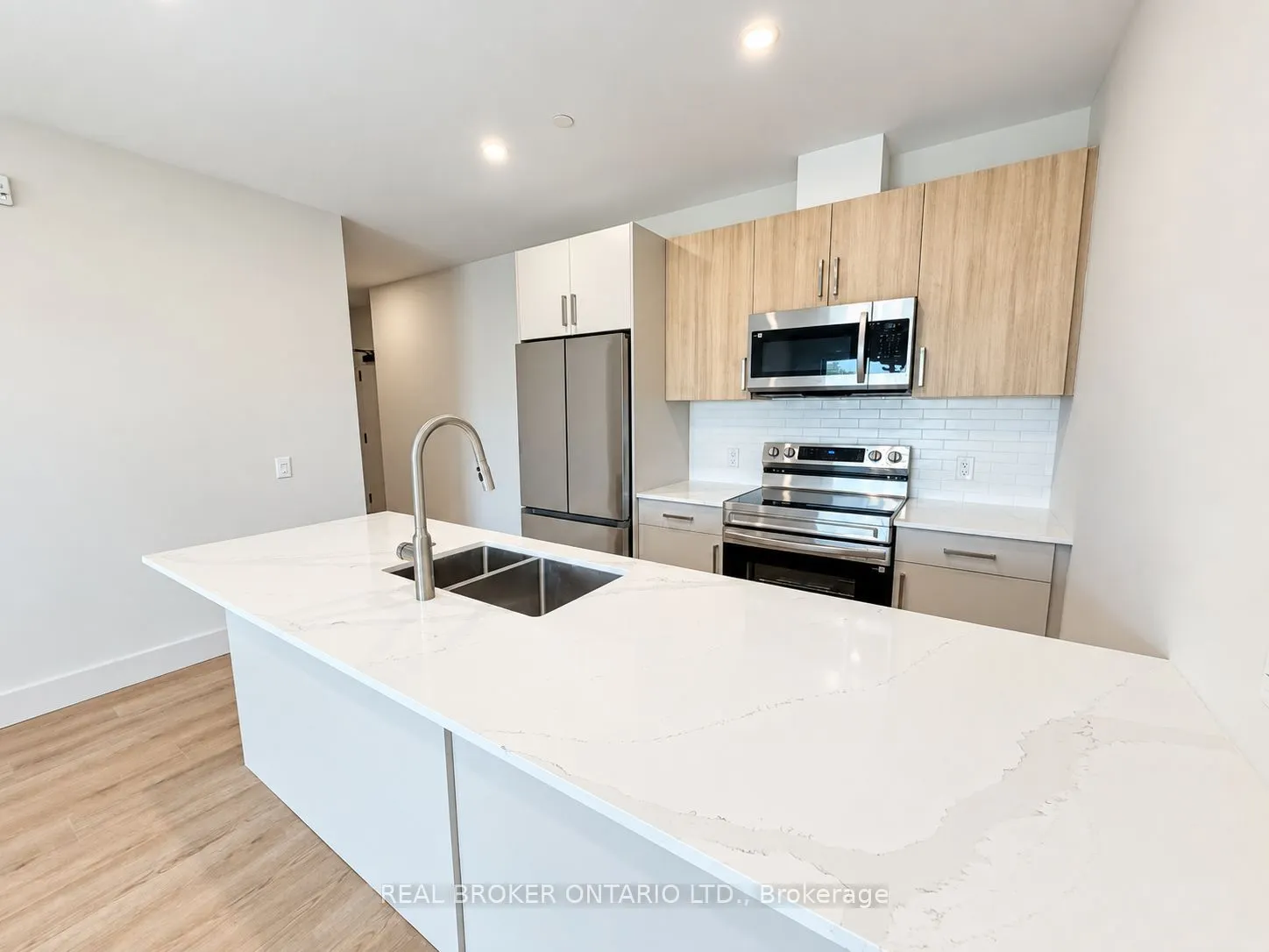 8 Hutt Lane #307