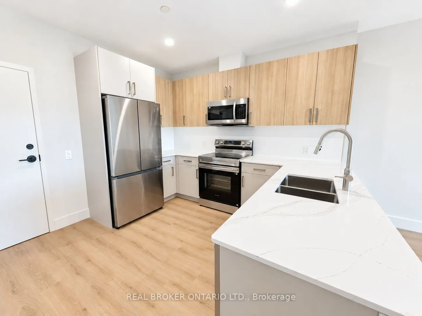 8 Hutt Lane #405